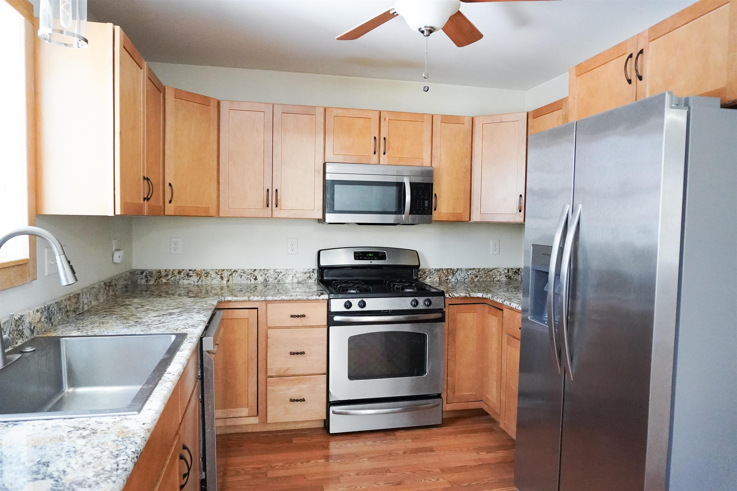 82 Robinhood Rd, Wakefield, NH 03830