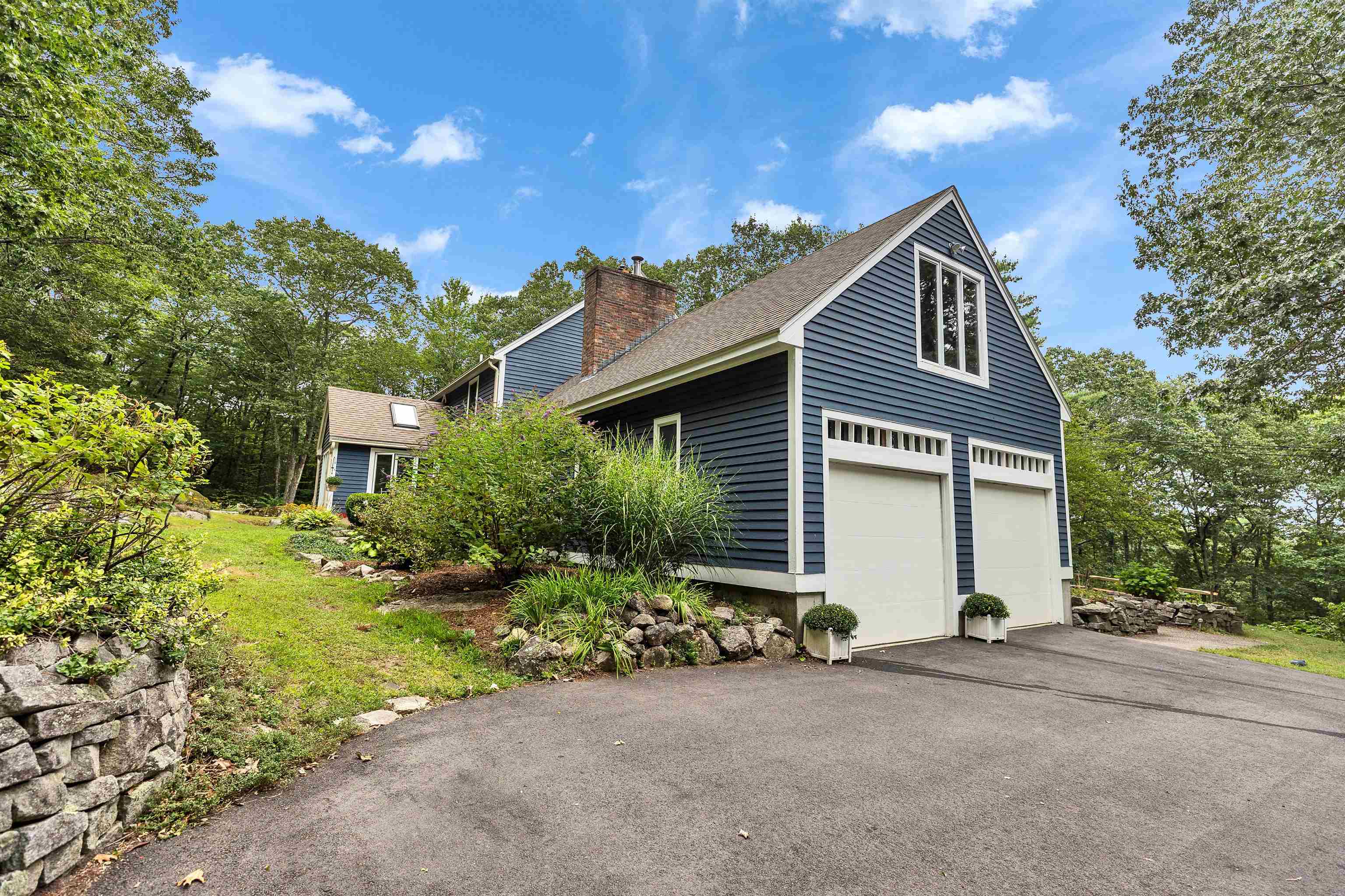 11 Kasey Dr, Milford, NH 03055