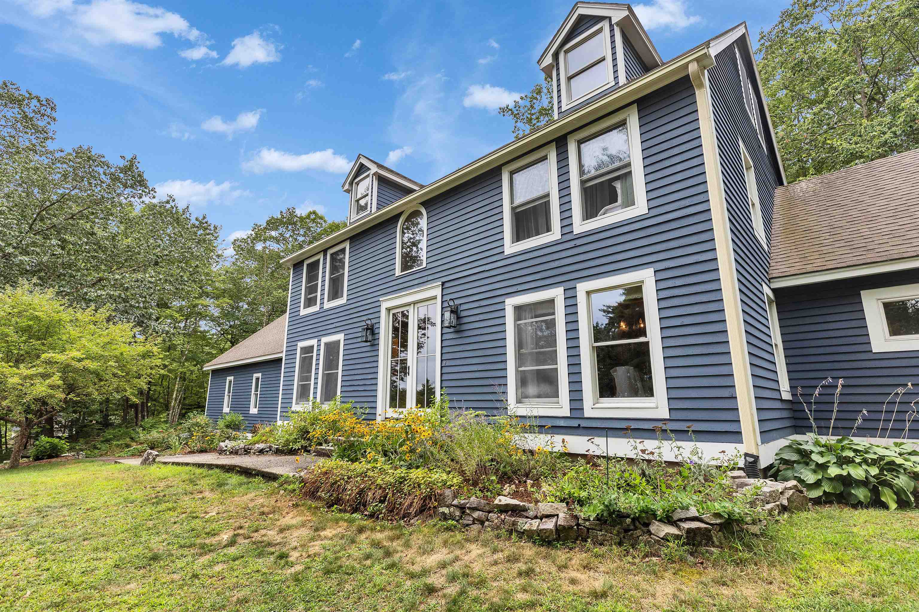 11 Kasey Dr, Milford, NH 03055