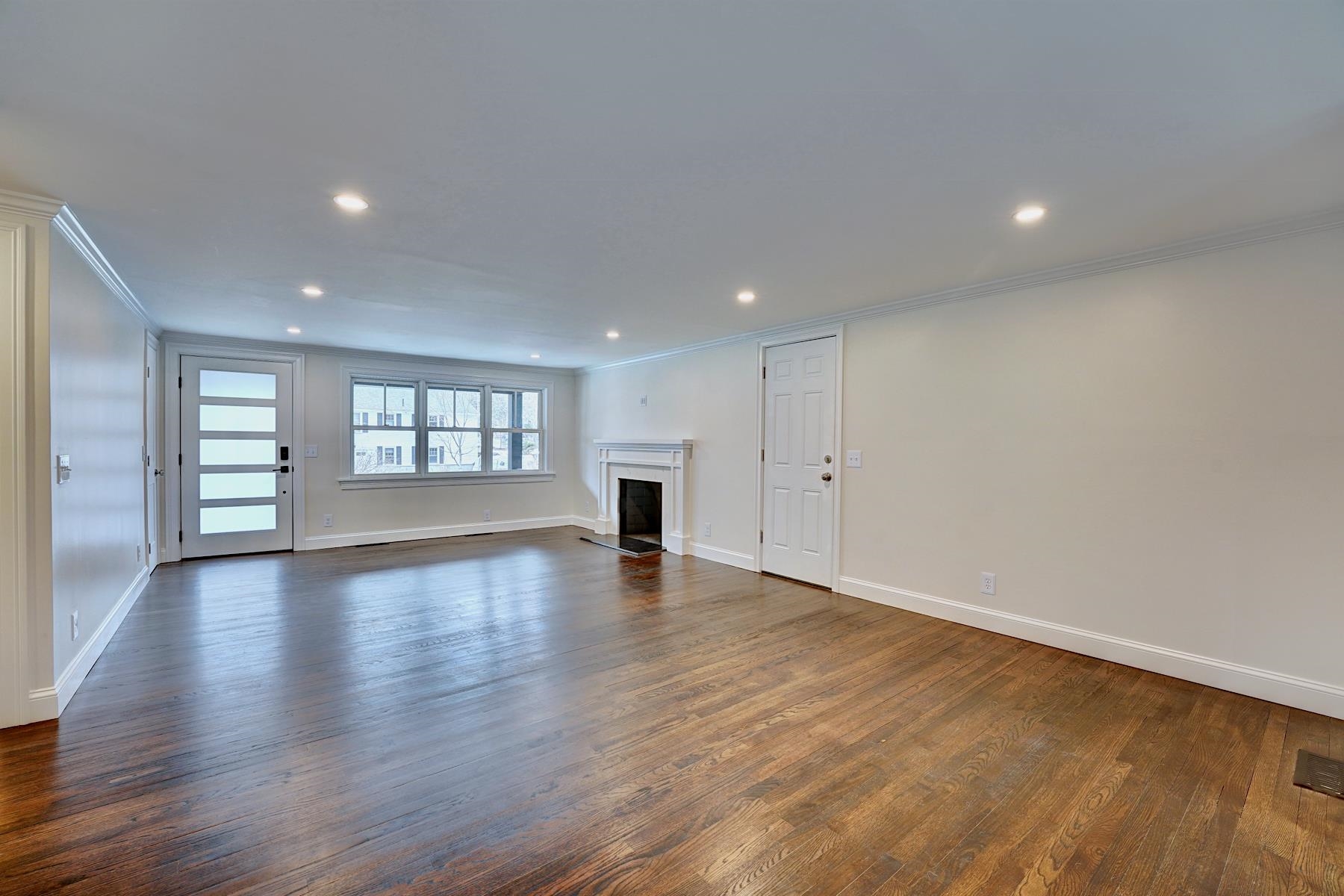 137 Walker Bungalow Rd, Portsmouth, NH 03801