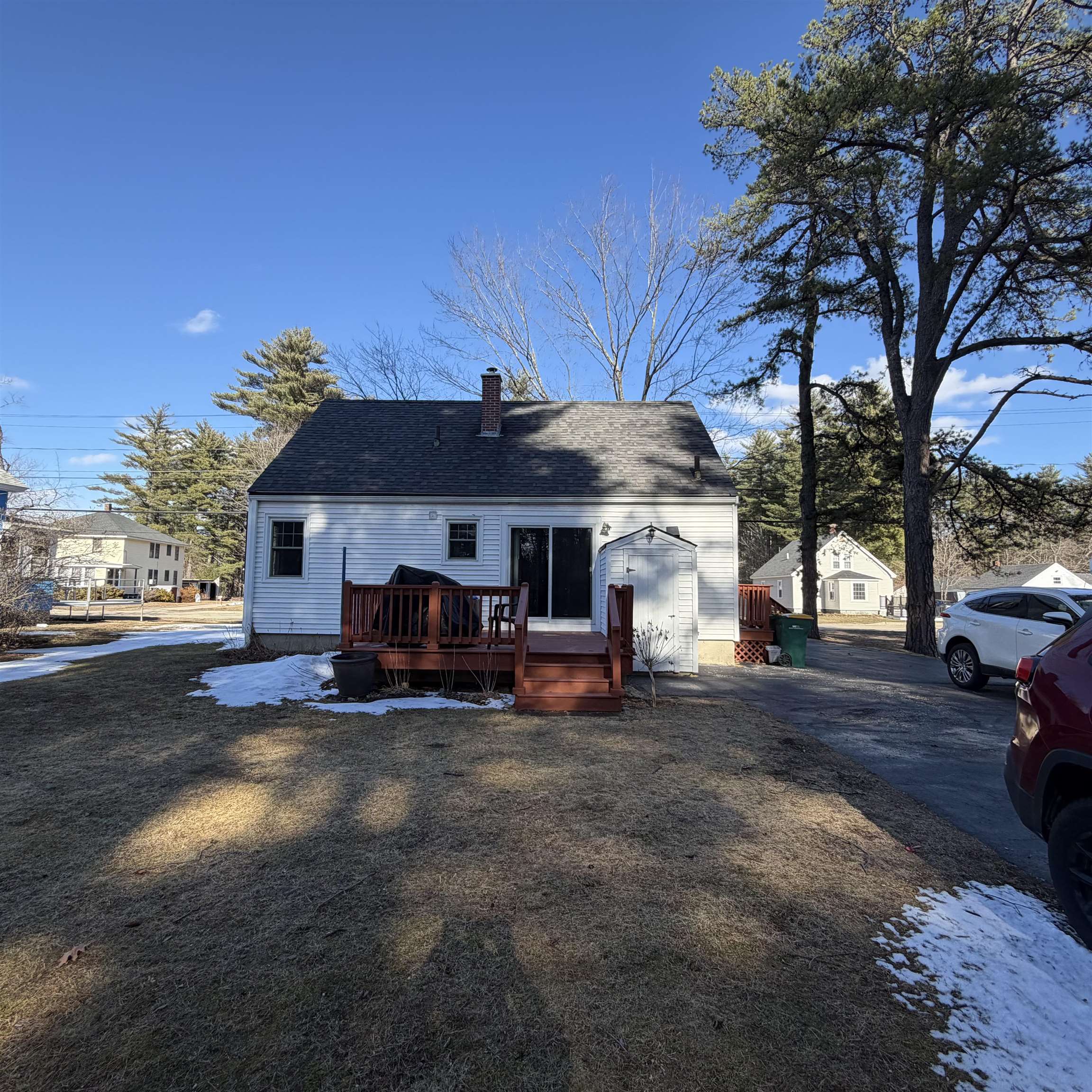 86 Chestnut Hill Rd, Rochester, NH 03867