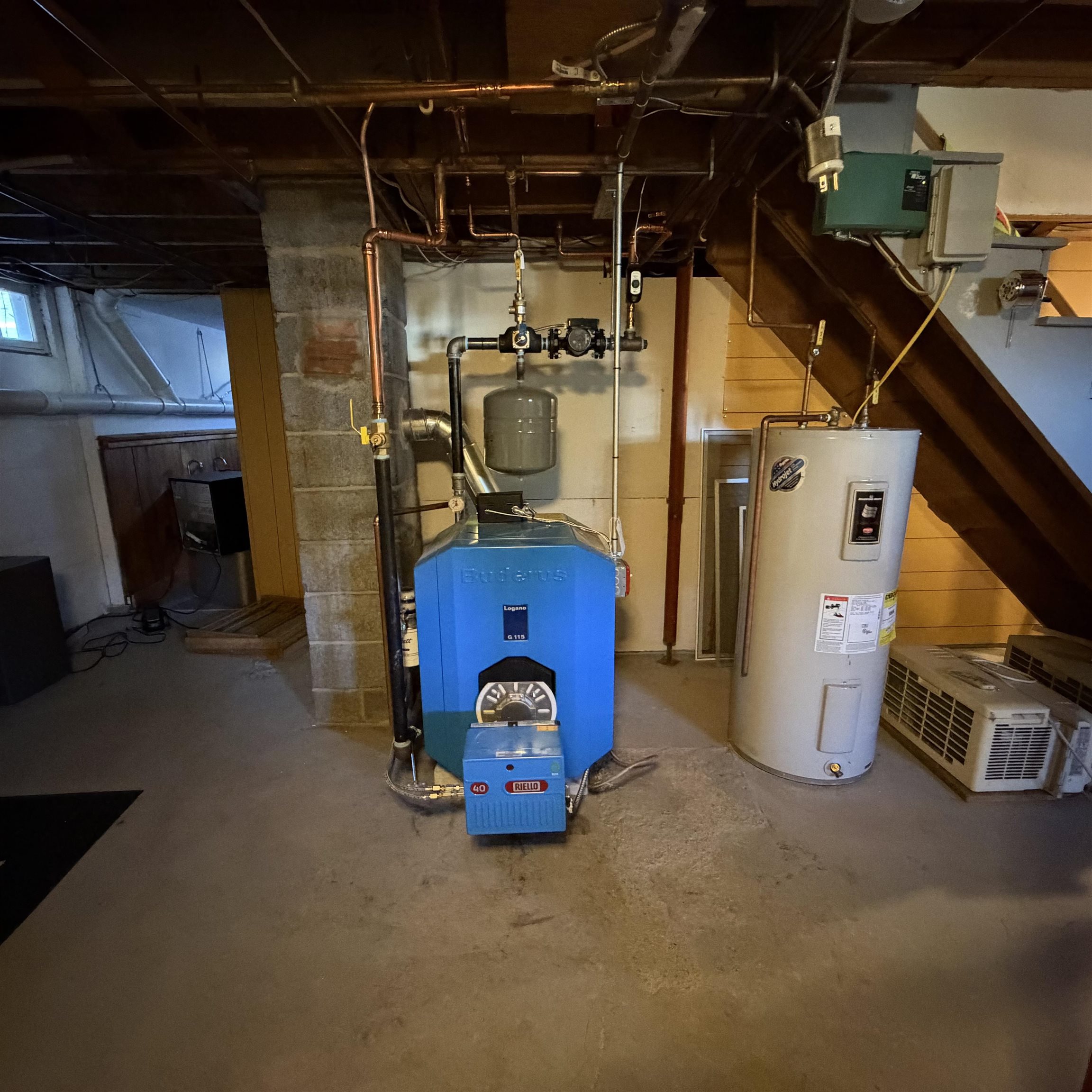 86 Chestnut Hill Rd, Rochester, NH 03867