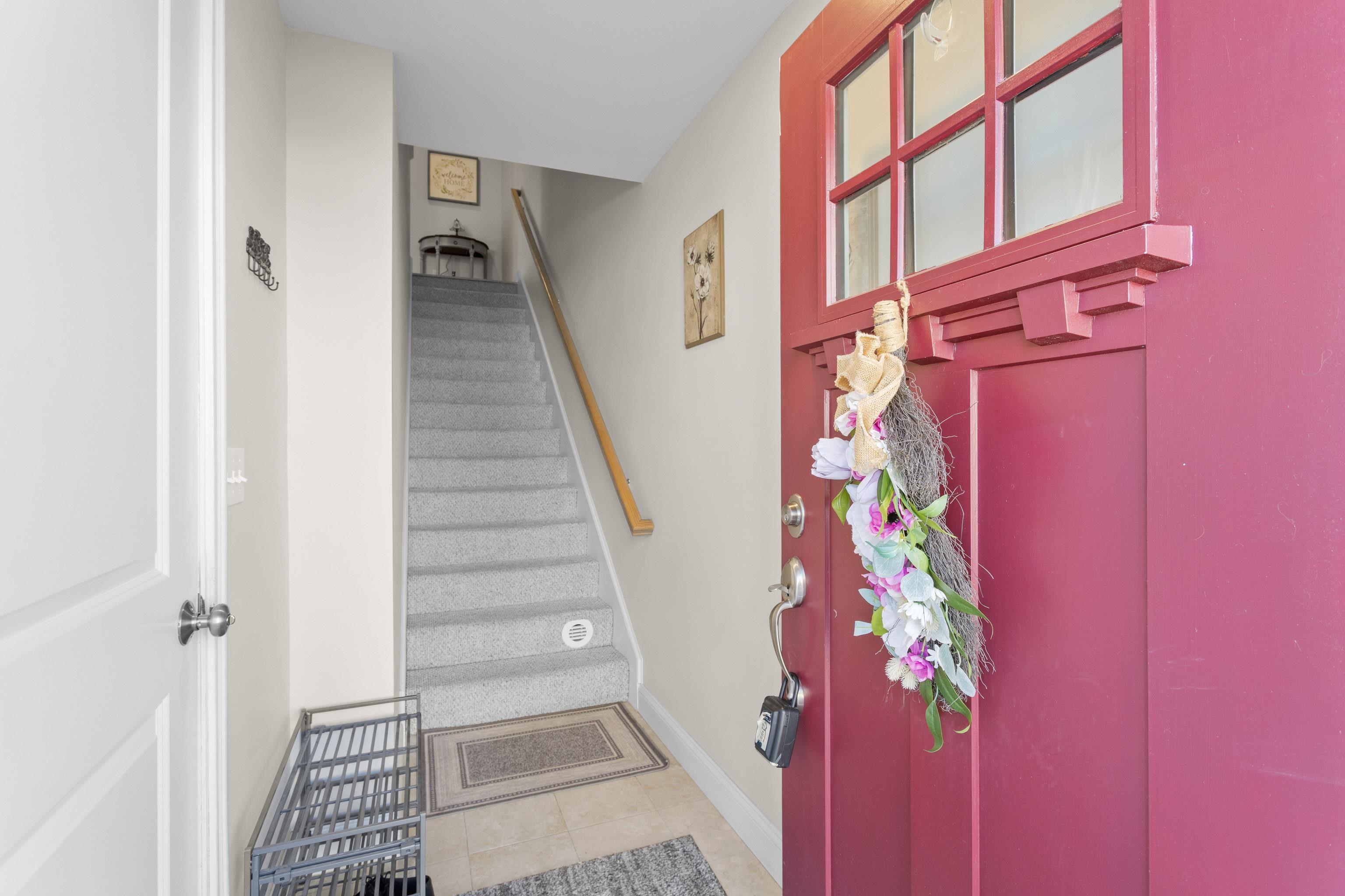 14 Manor Dr, Hooksett, NH 03106