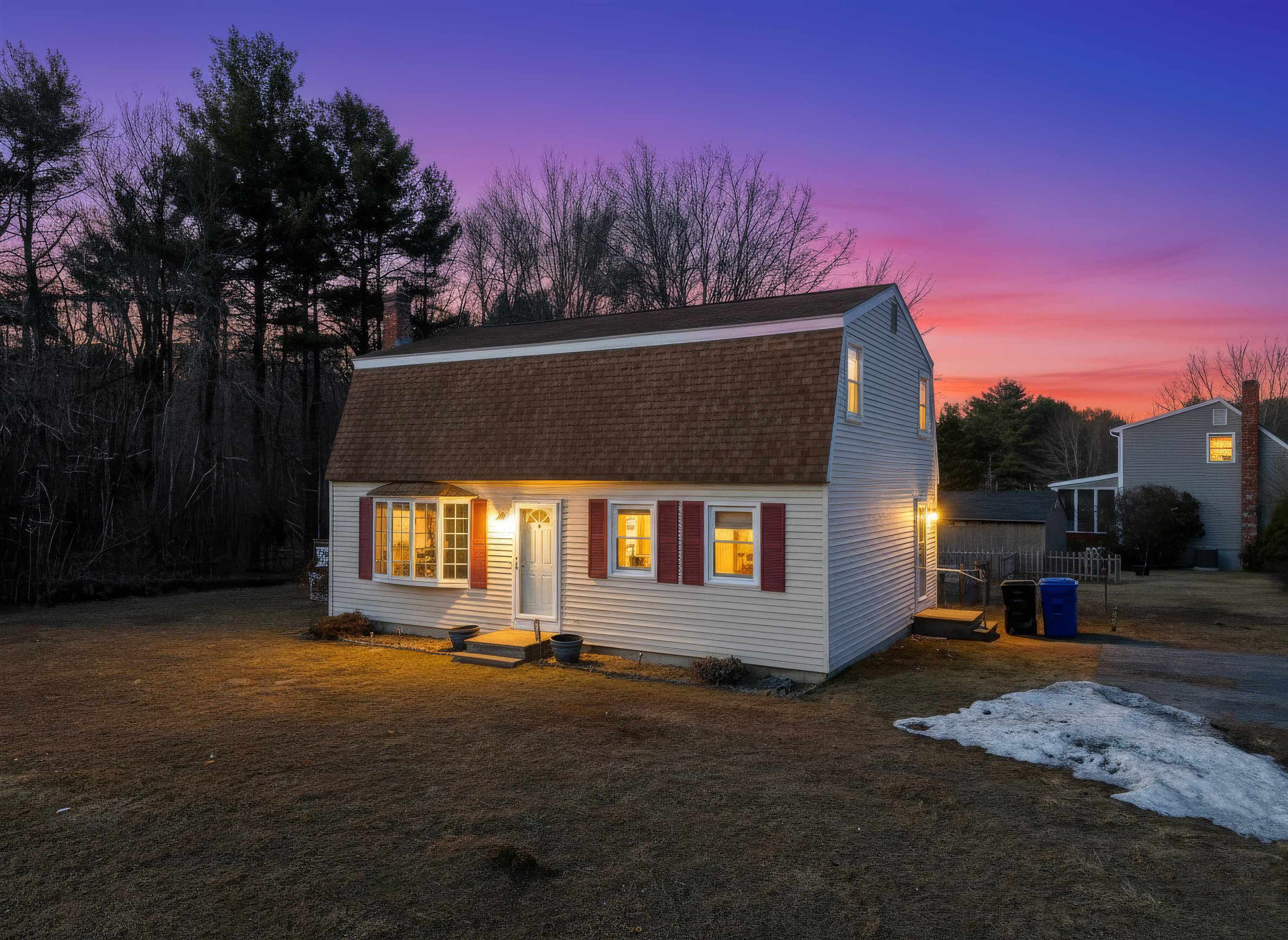 48 Dracut Rd, Hudson, NH 03051