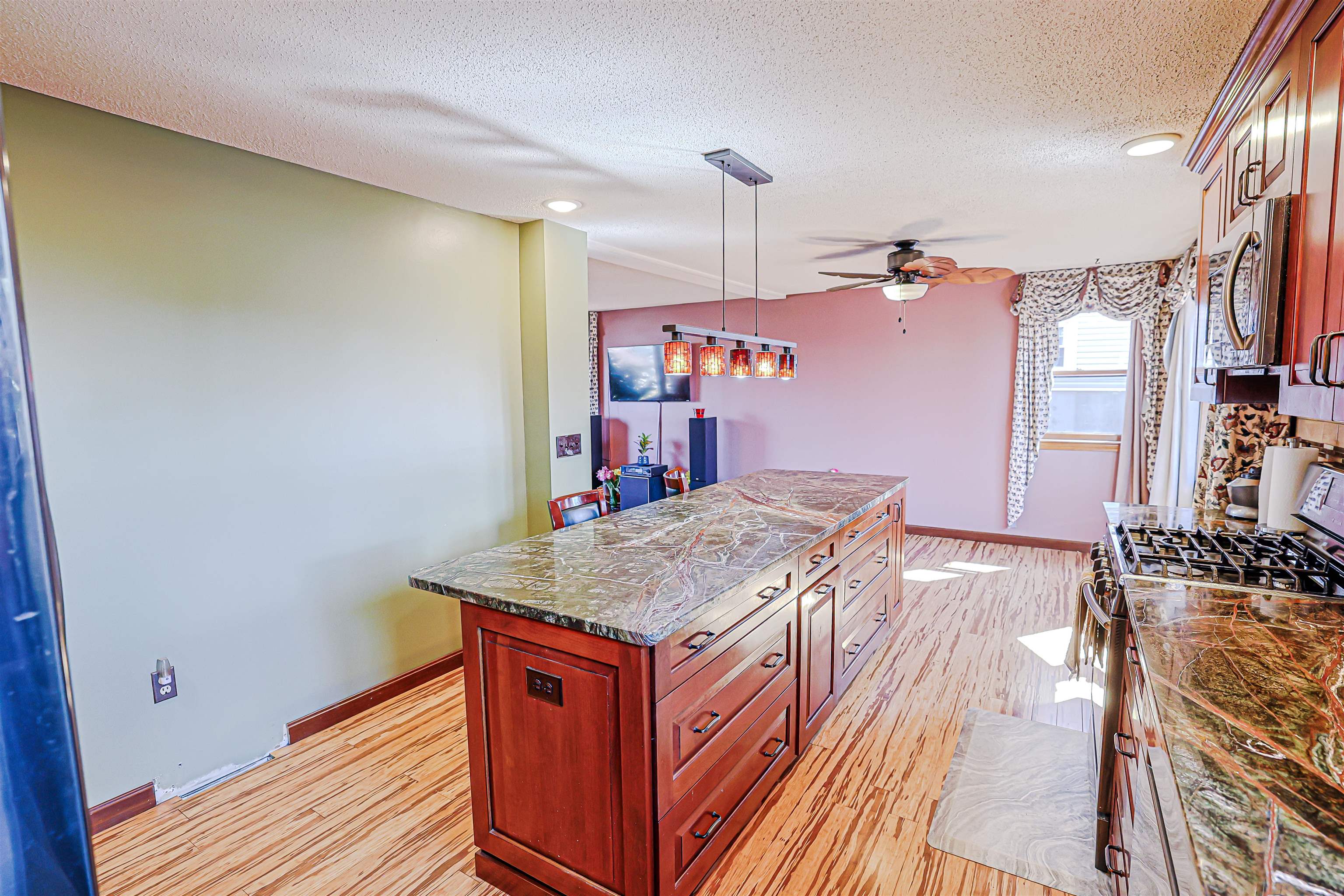 21 Clearview Dr, Nashua, NH 03062