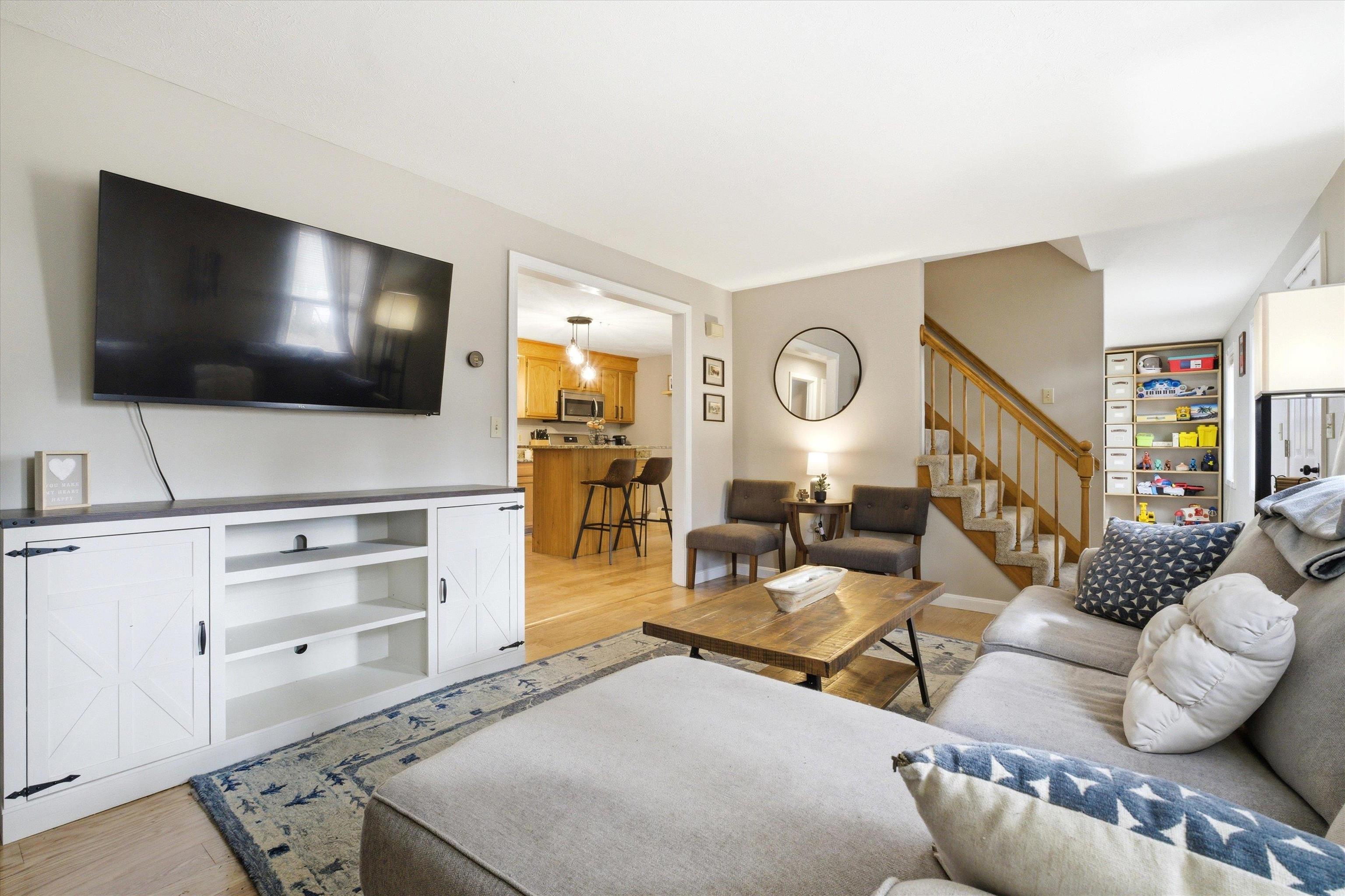 409 Hackett Hill Rd, Hooksett, NH 03106