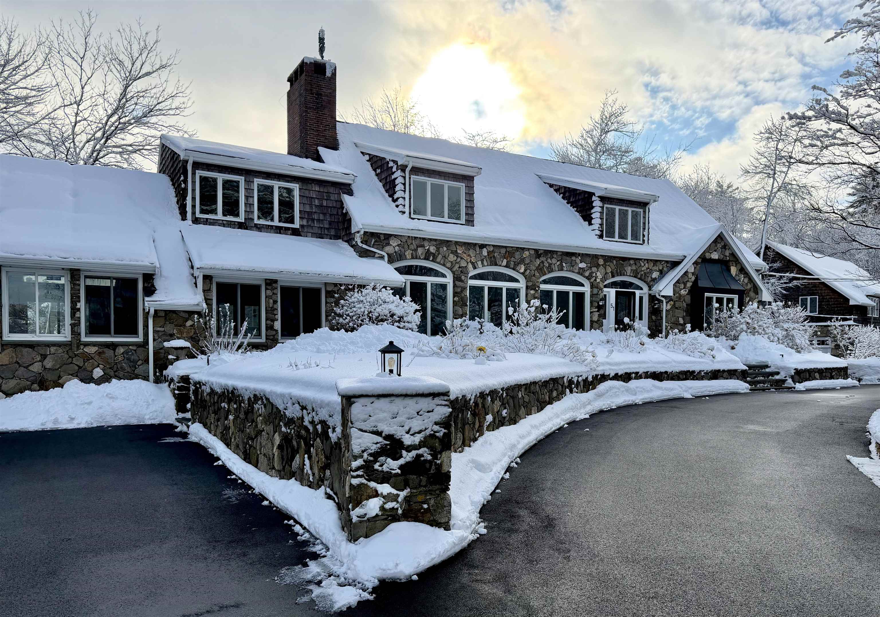 51 Depot Rd, Hampton Falls, NH 03844