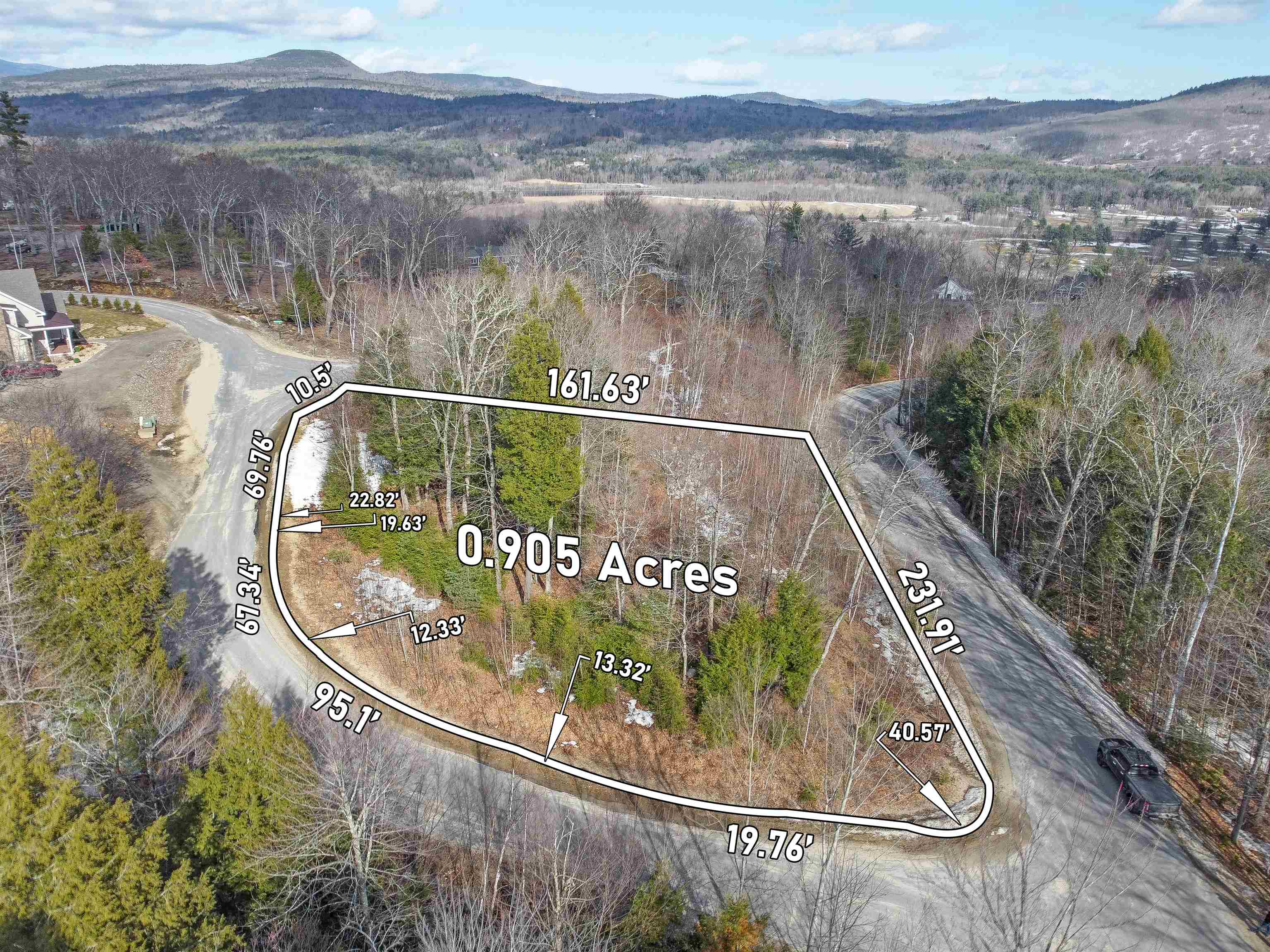25 Ski Lift Ln, Plymouth, NH 03264