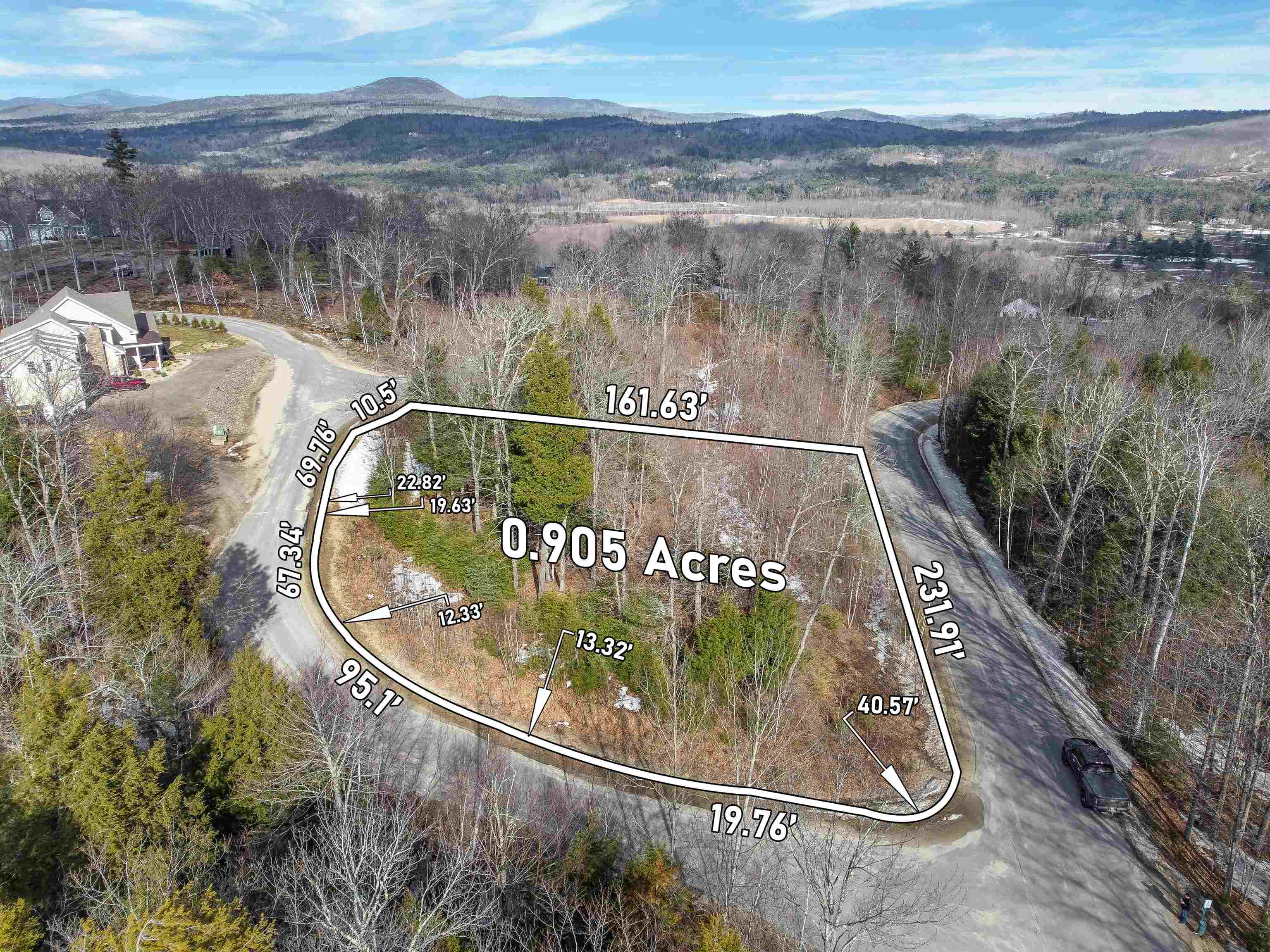 25 Ski Lift Ln, Plymouth, NH 03264