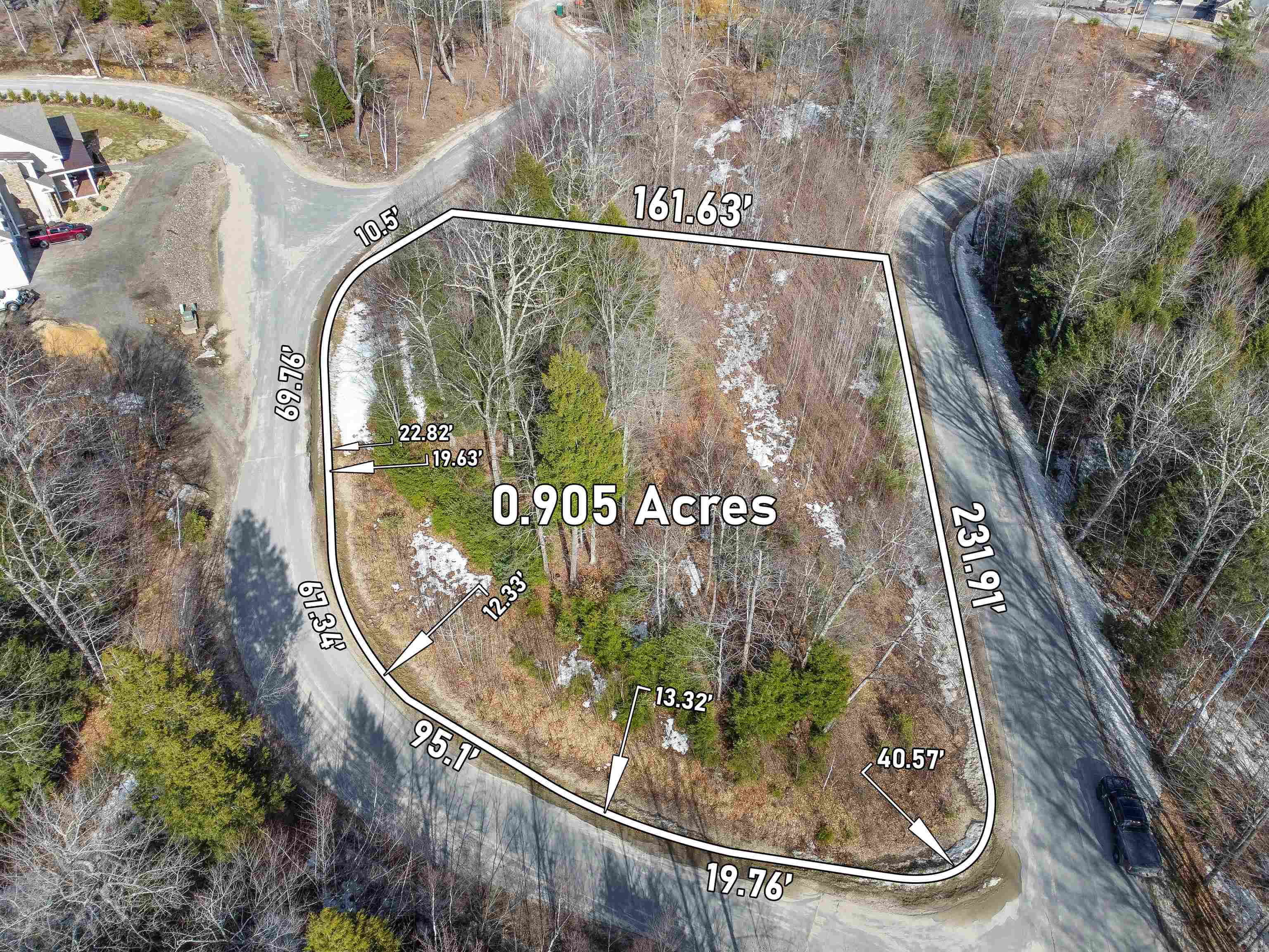 25 Ski Lift Ln, Plymouth, NH 03264