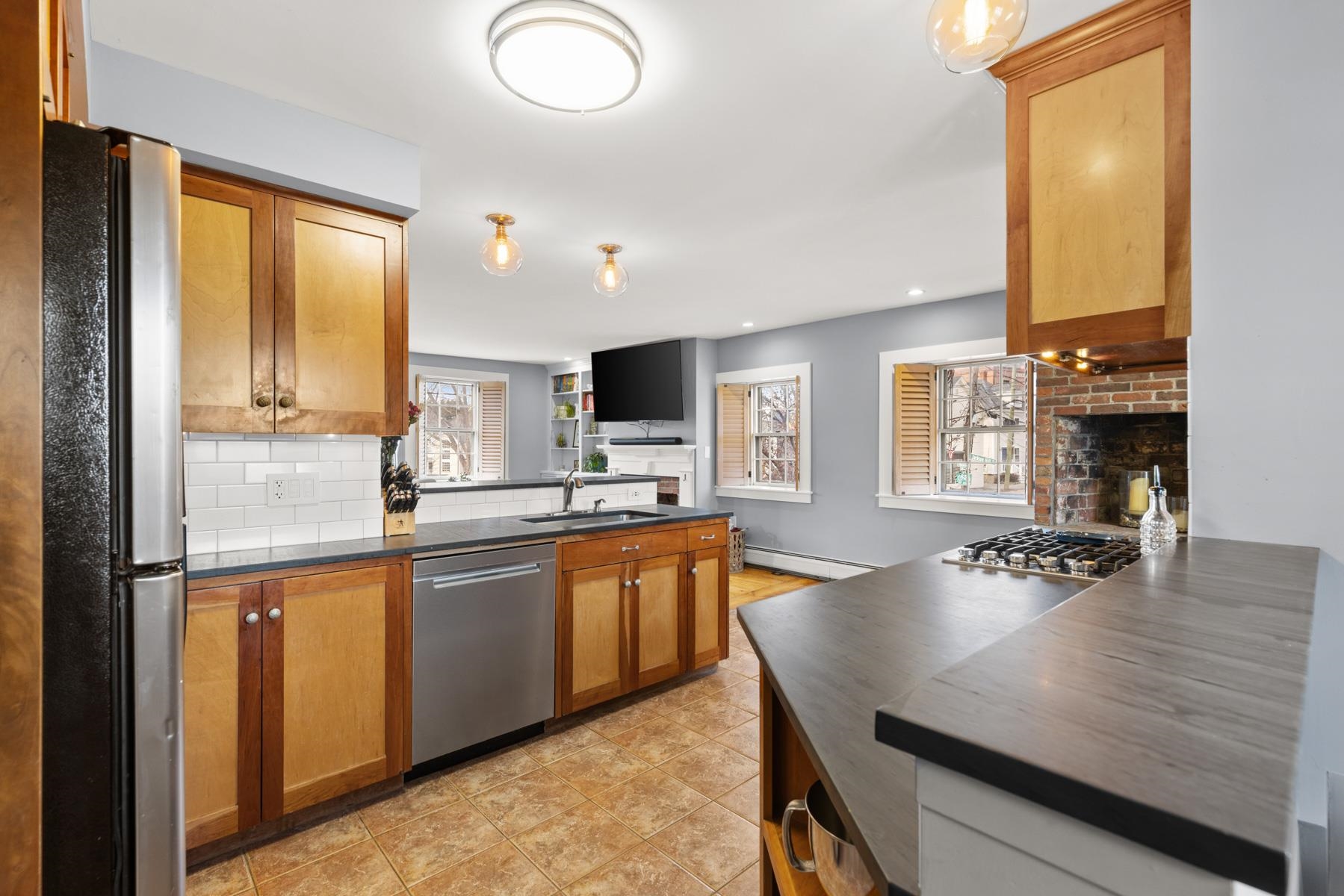 295 Maplewood Ave #2, Portsmouth, NH 03801