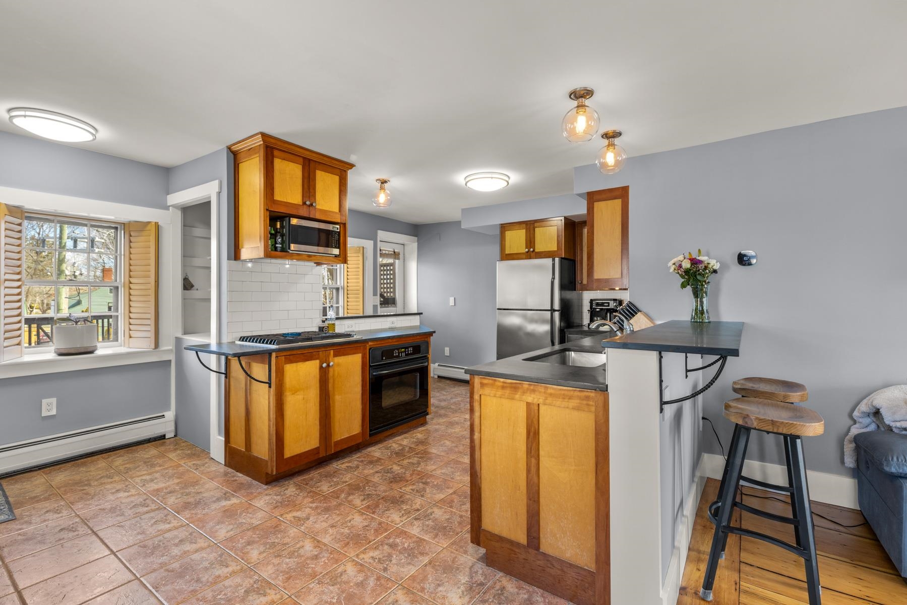 295 Maplewood Ave, Portsmouth, NH 03801
