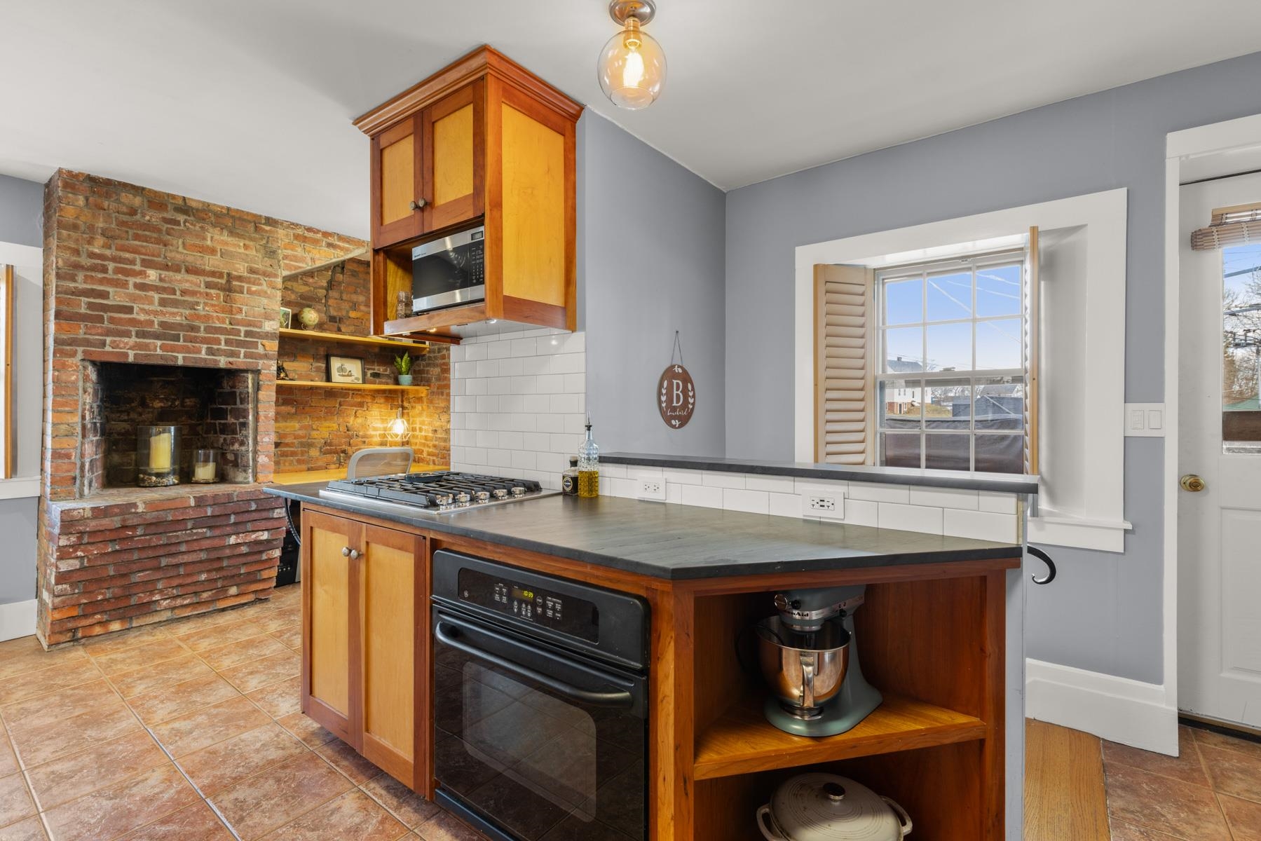 295 Maplewood Ave #2, Portsmouth, NH 03801