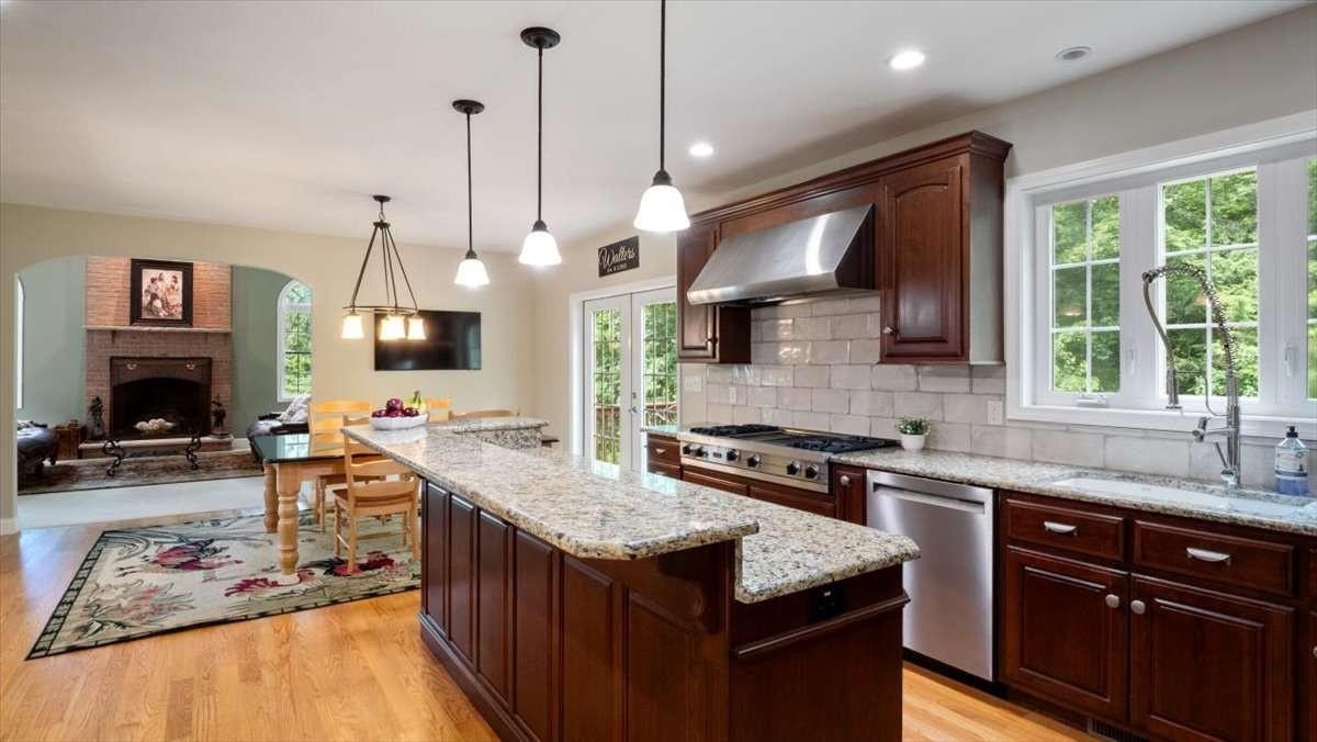 16 Horseshoe Rd, Windham, NH 03087