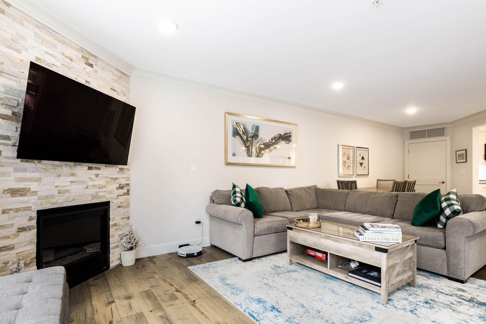 2075 Lafayette Rd, Portsmouth, NH 03801