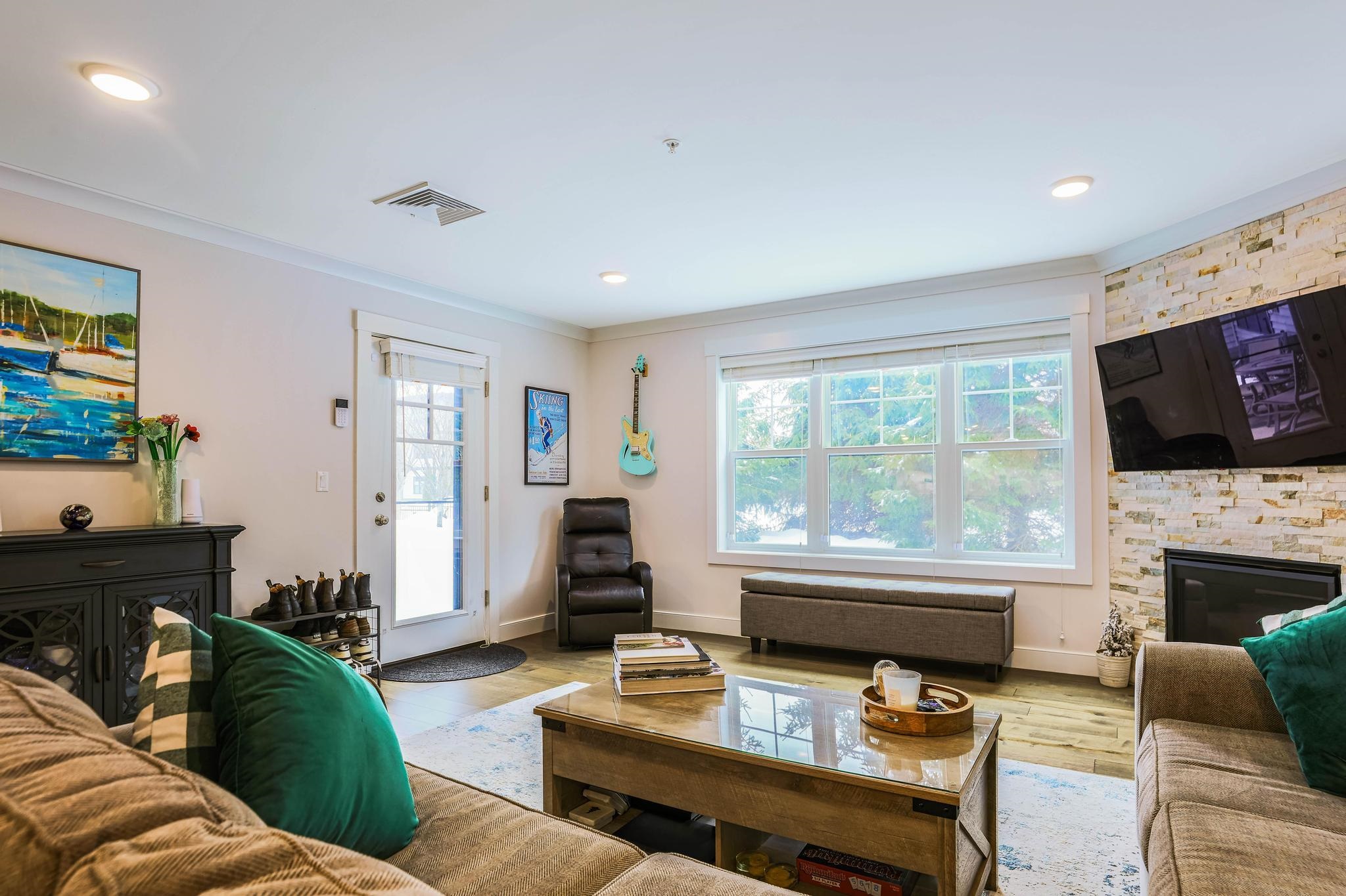 2075 Lafayette Rd, Portsmouth, NH 03801