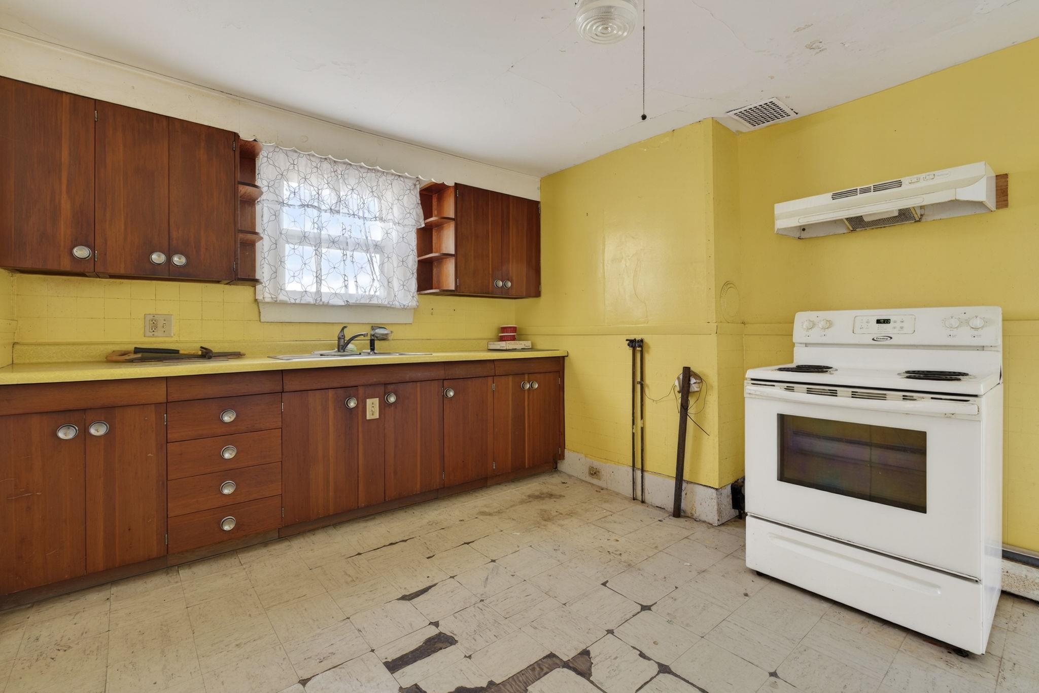 11-13 Jackson St, Hillsborough, NH 03244