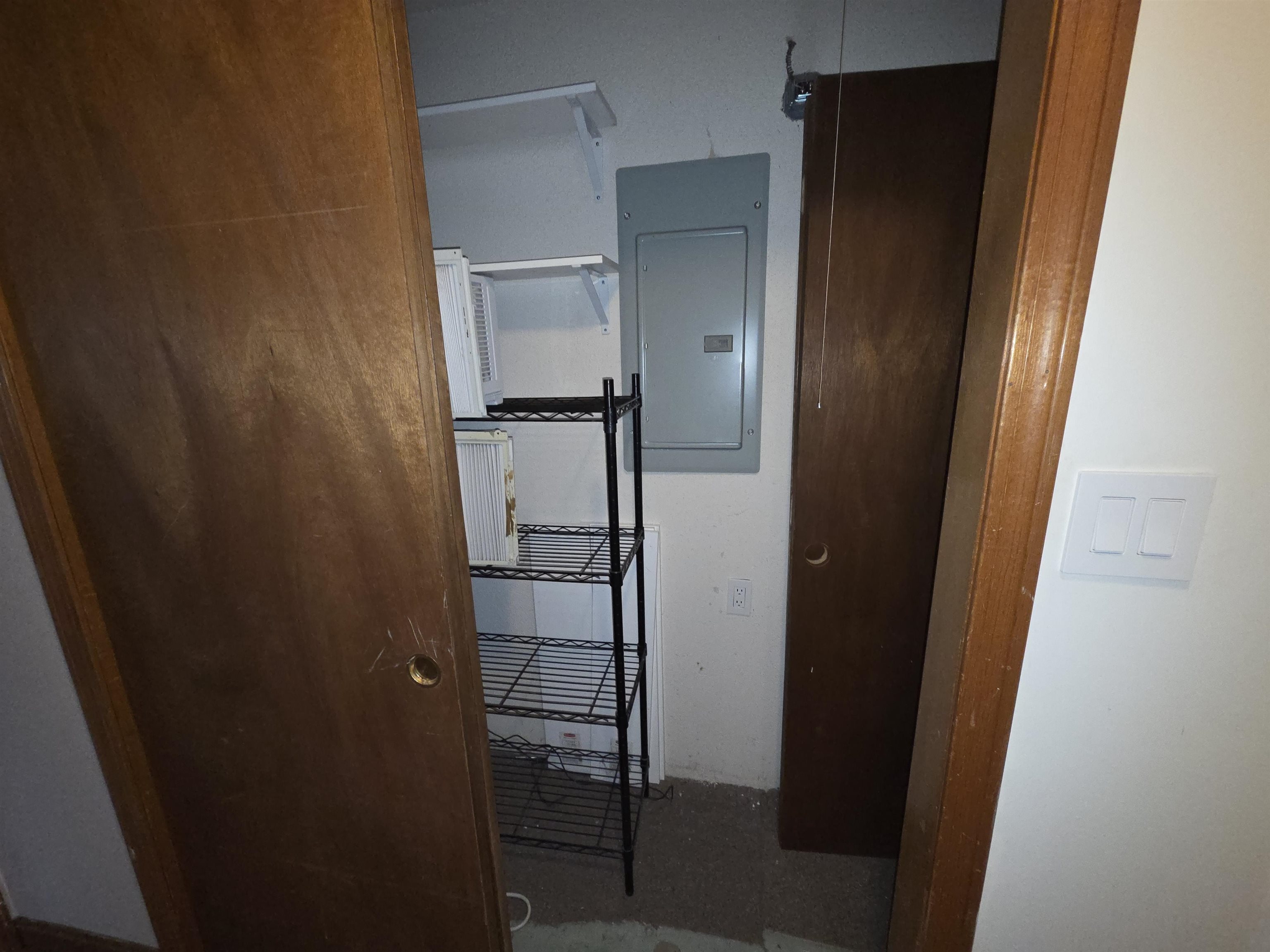 3 Little John Ct, Derry, NH 03038