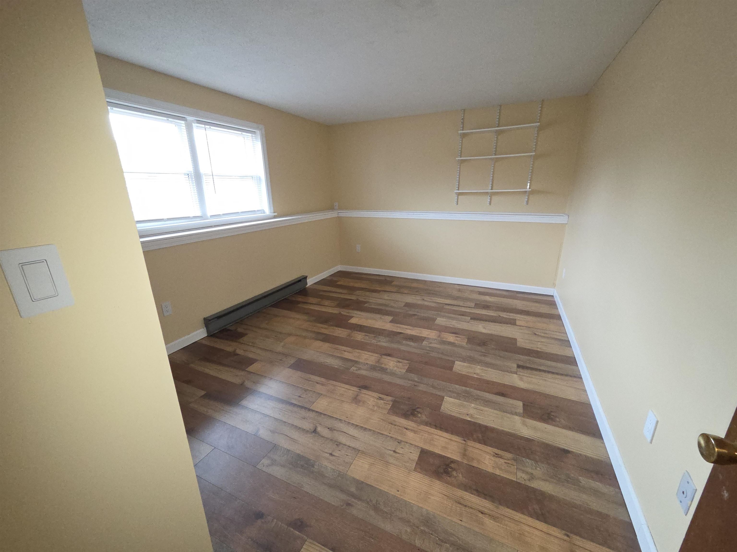 3 Little John Ct, Derry, NH 03038