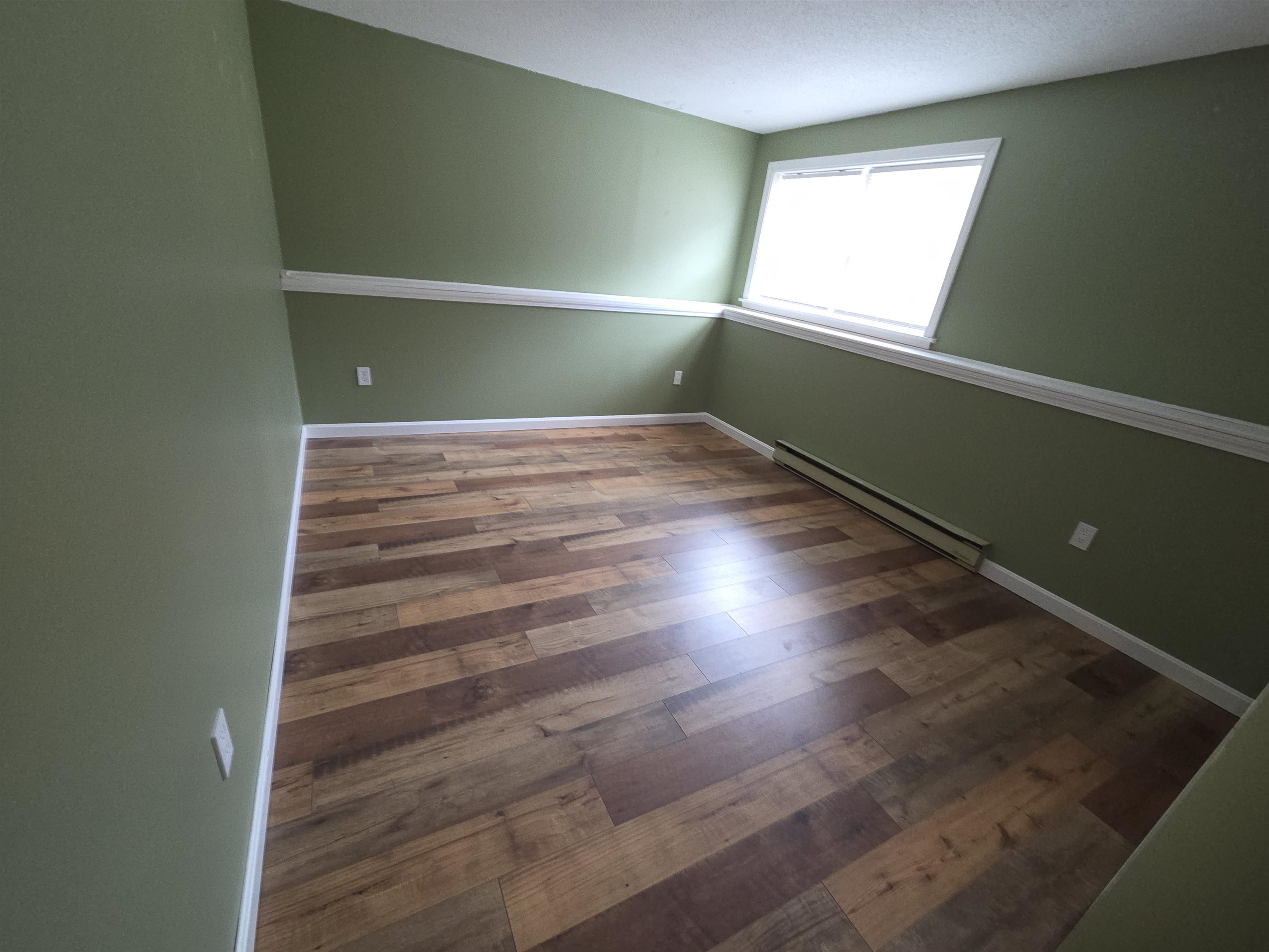 3 Little John Ct, Derry, NH 03038