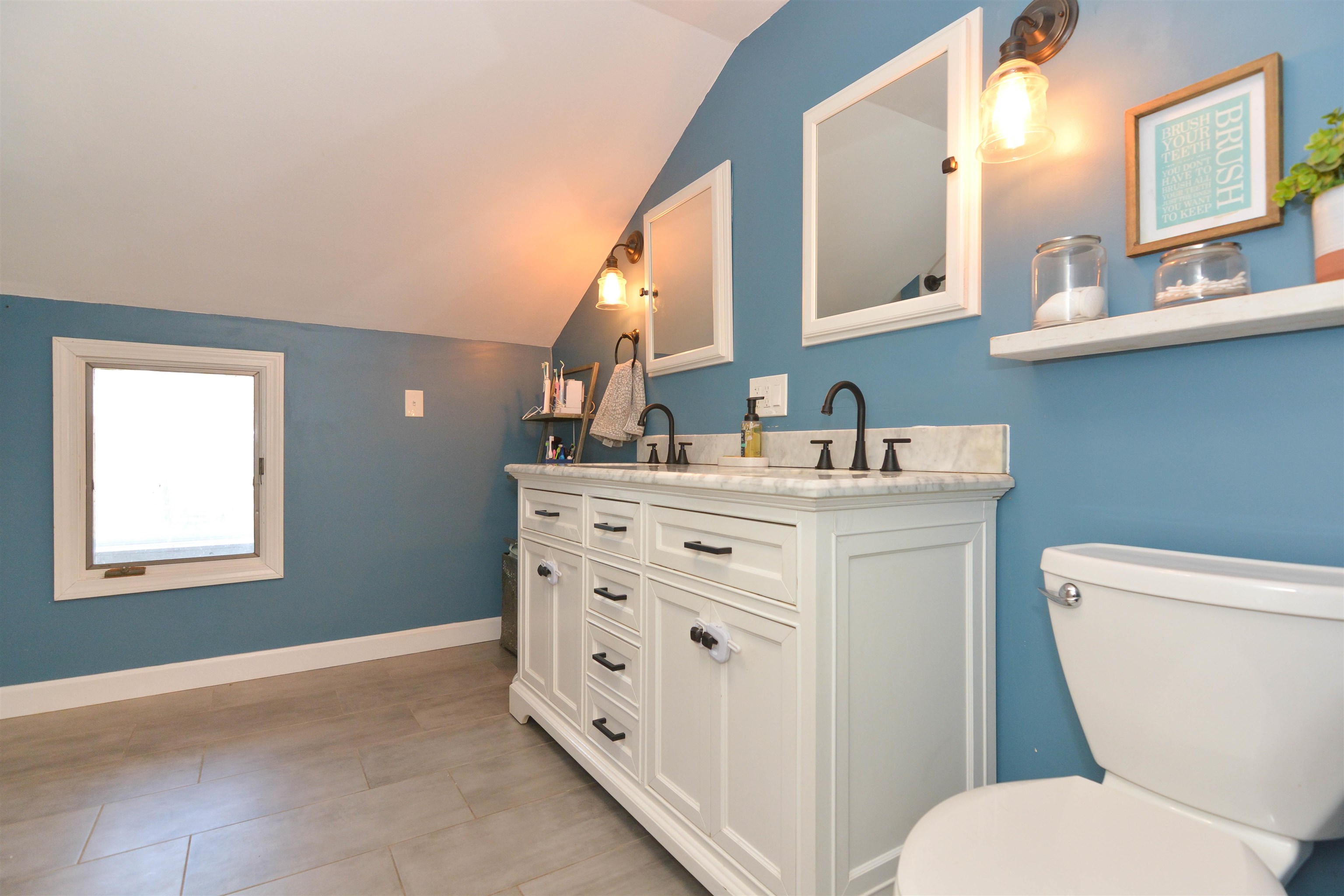 150 North Rd, Sandown, NH 03873