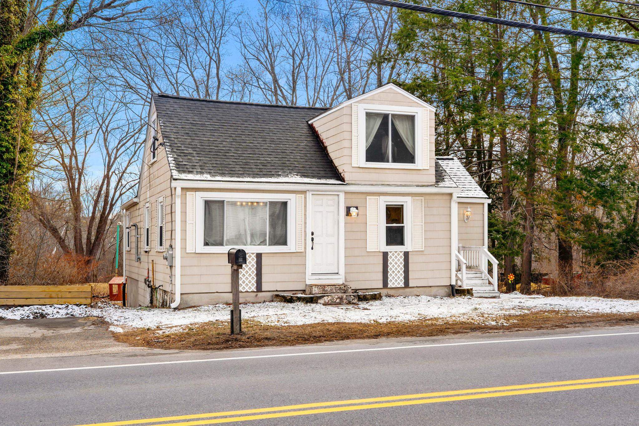 20 N Main St, Salem, NH 03073