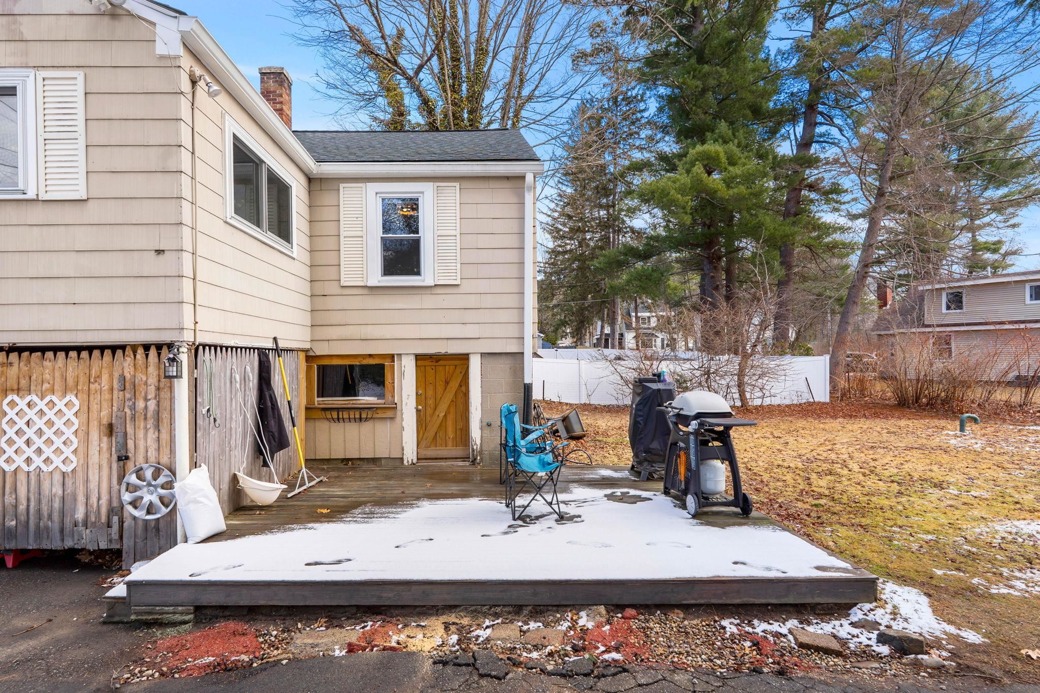 20 N Main St, Salem, NH 03073