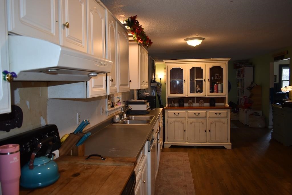 411 Mont Vernon Rd, Milford, NH 03055