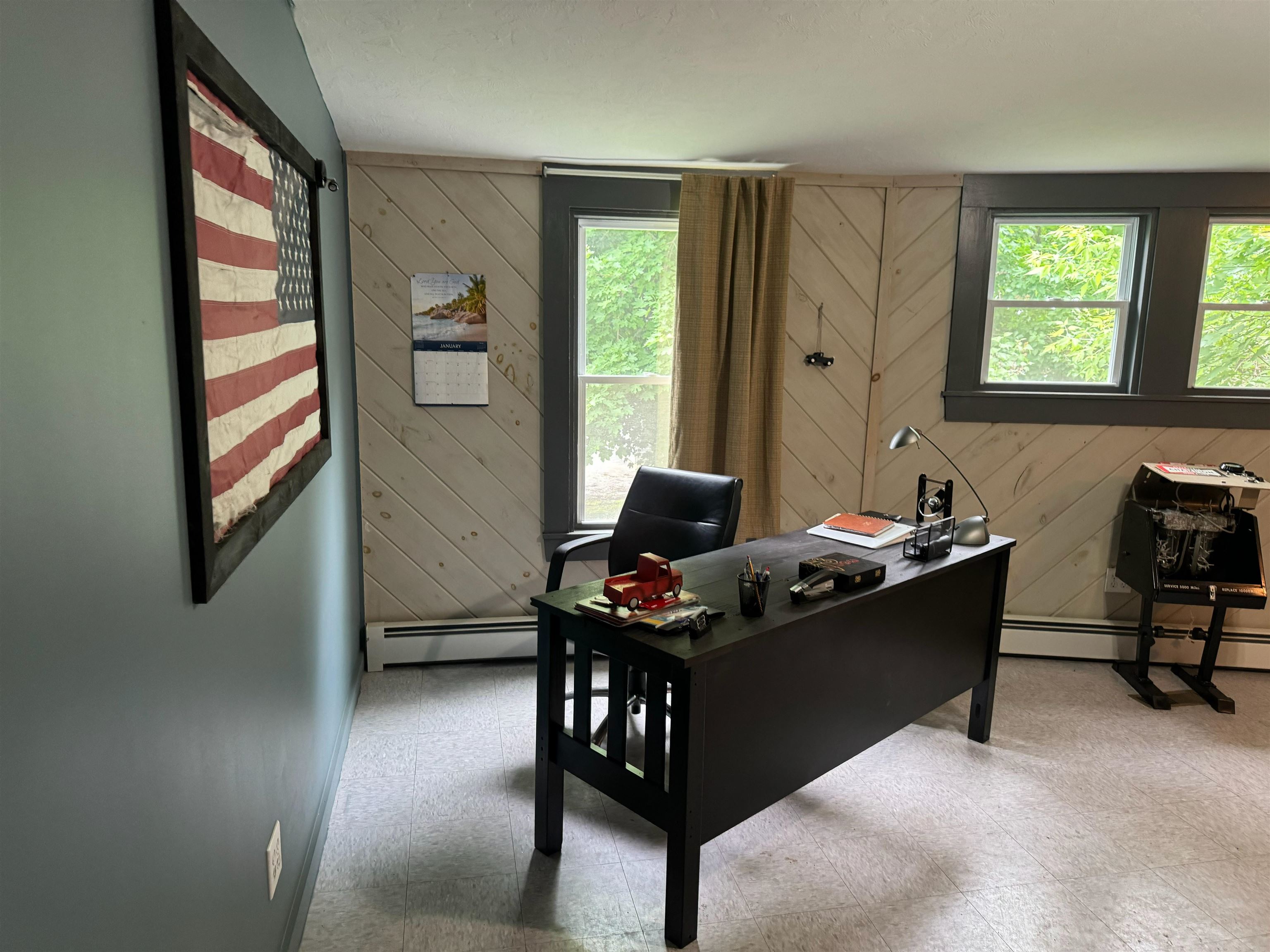 14 Summer St, Laconia, NH 03246