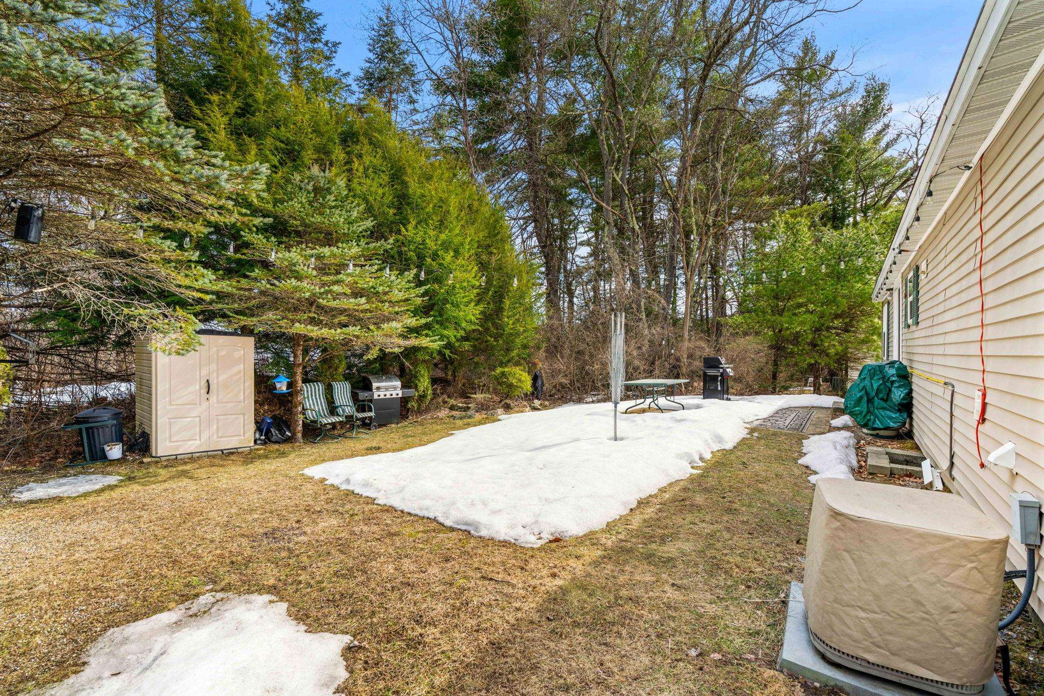 11 Magnolia Ln, Belmont, NH 03220