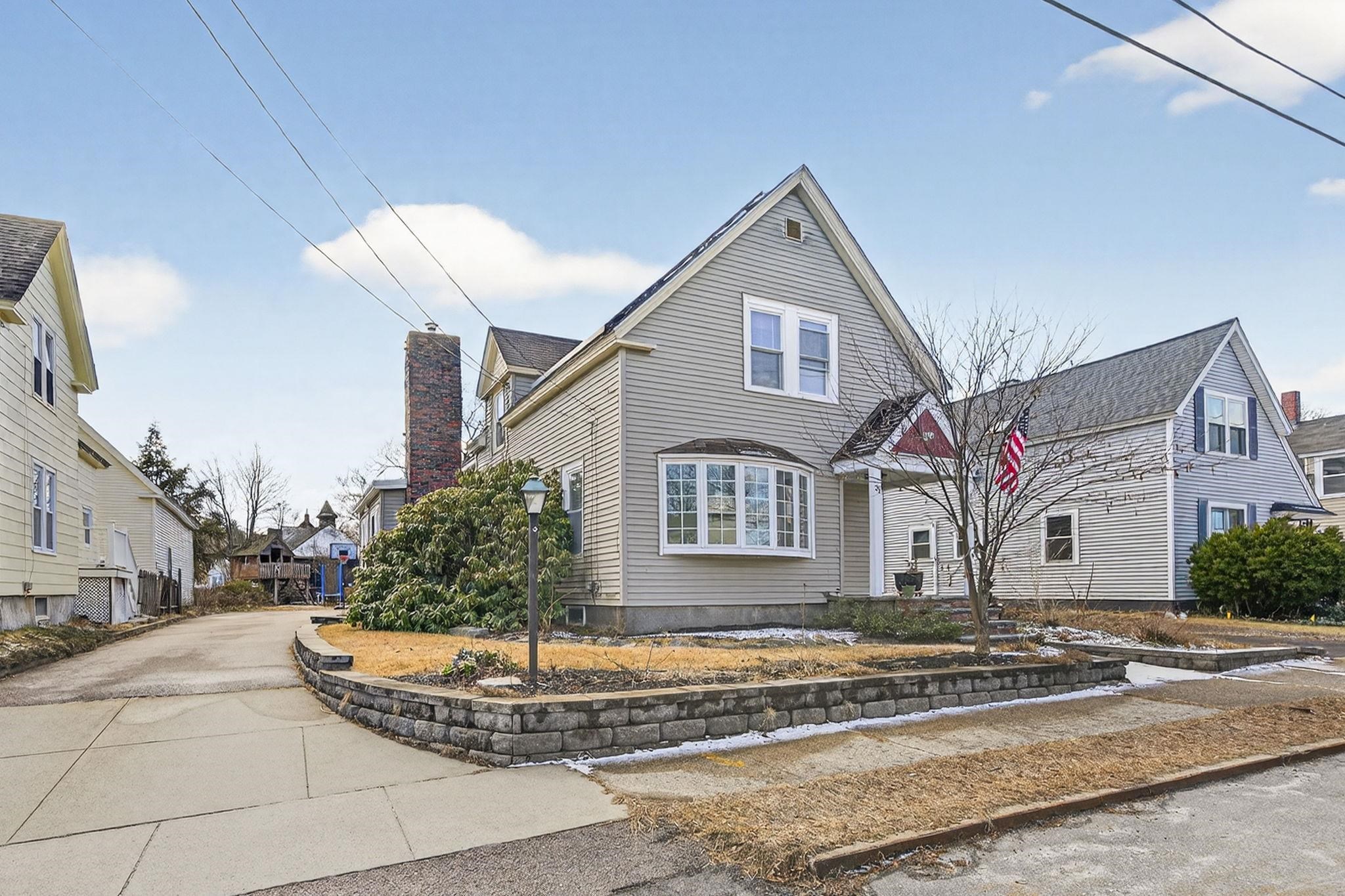 31 Lincoln Ave, Nashua, NH 03060