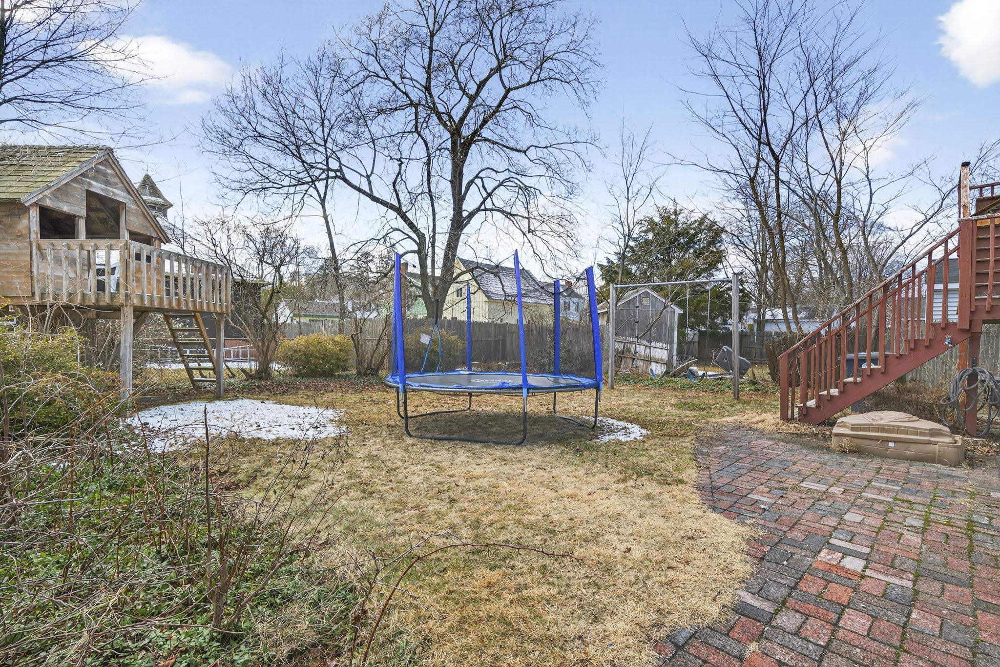 31 Lincoln Ave, Nashua, NH 03060