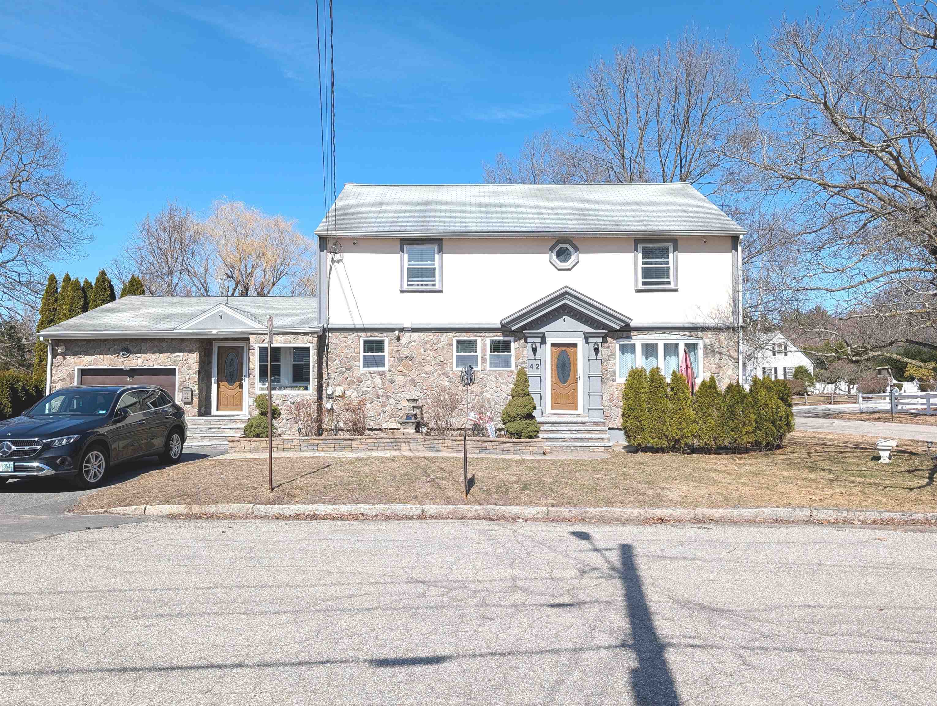 42 Celeste St, Manchester, NH 03103