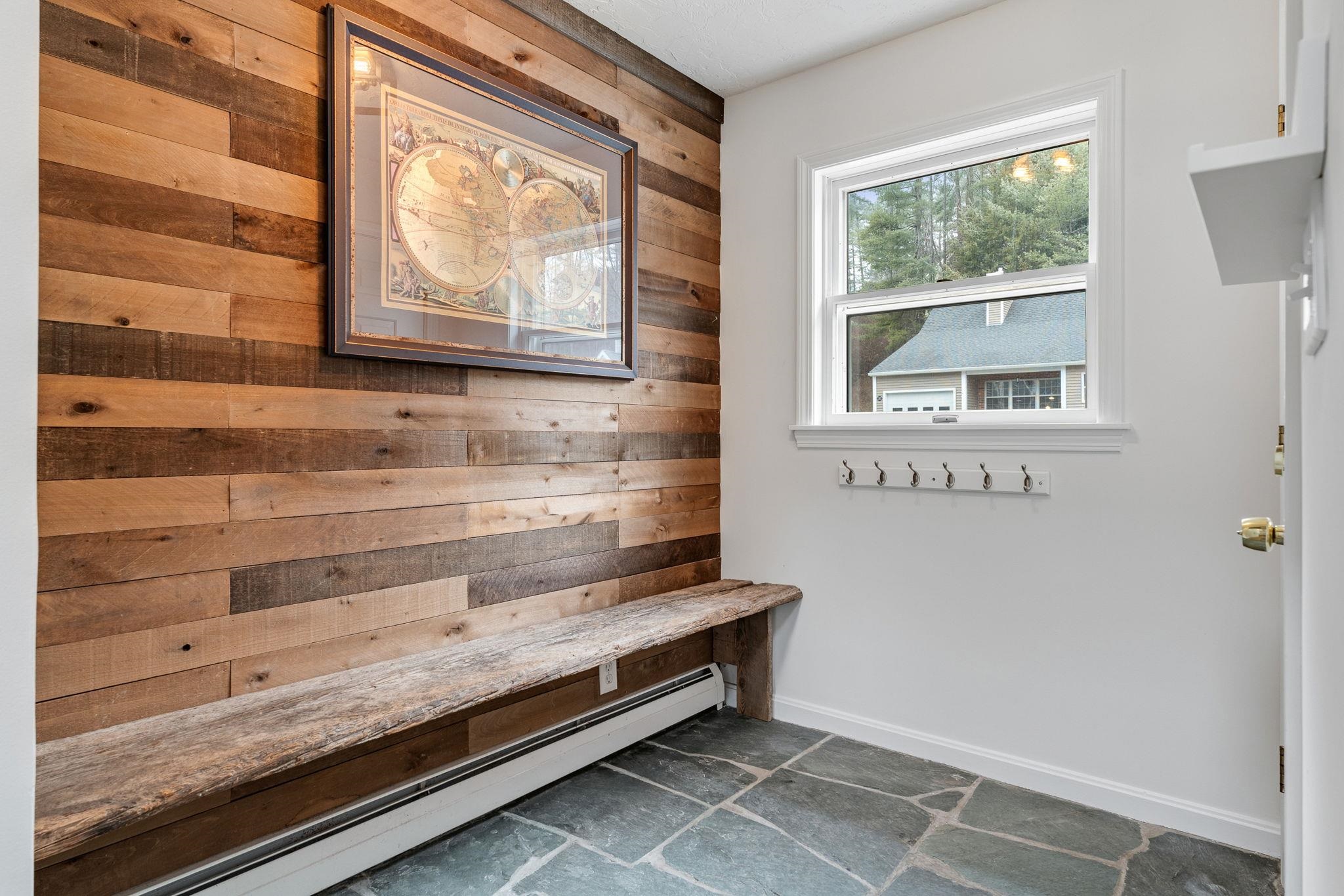 25 Pinewood Village Rd, Lebanon, NH 03784