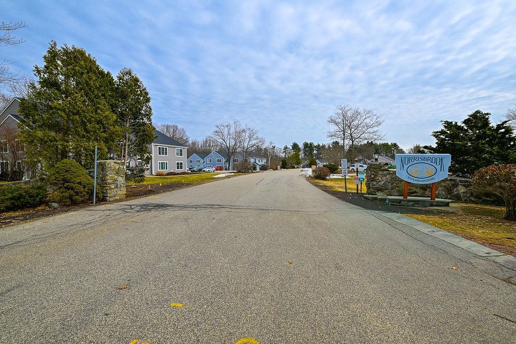 50 Brookside Dr #J8, Exeter, NH 03833