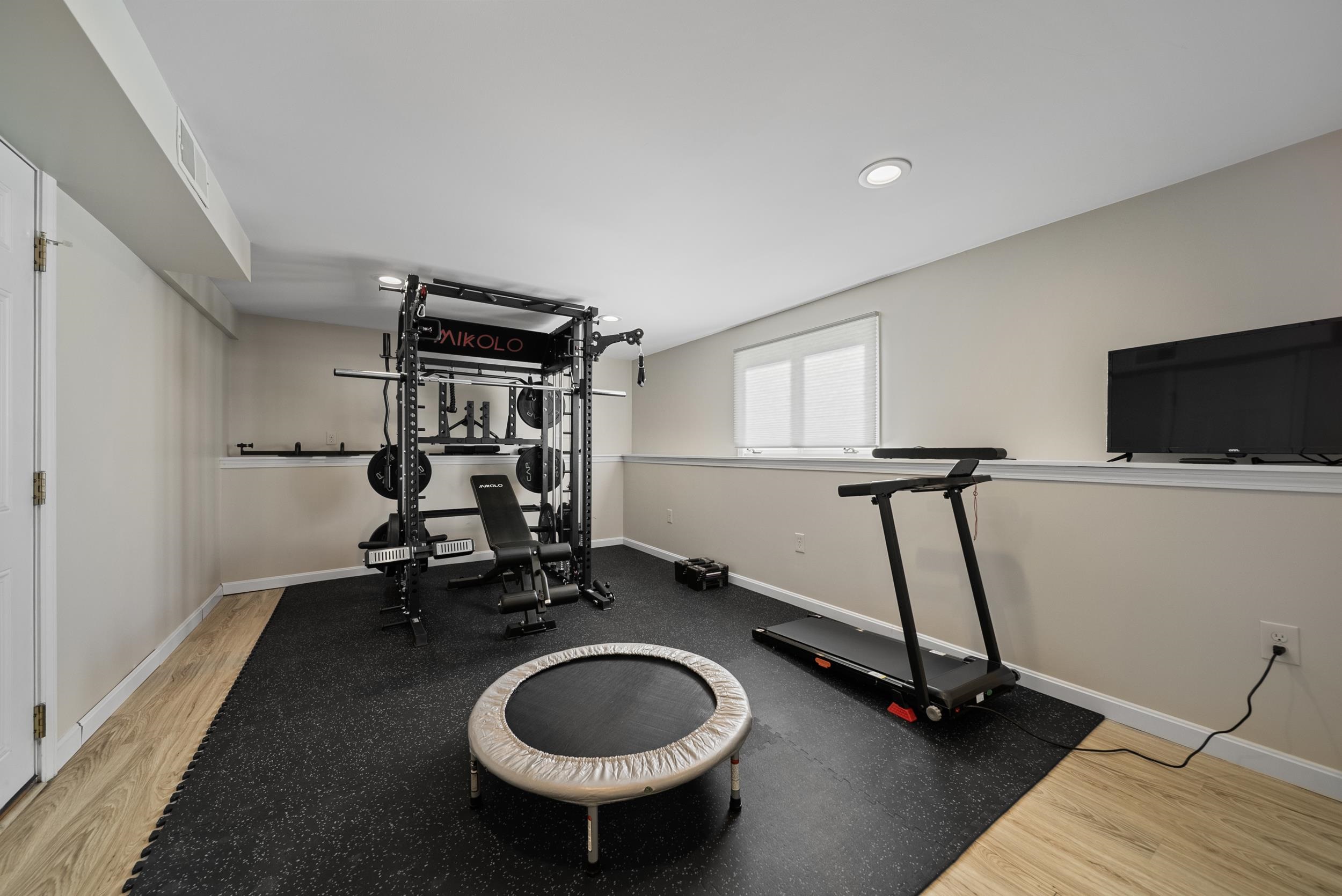 27 Hyacinth Dr, Nashua, NH 03062