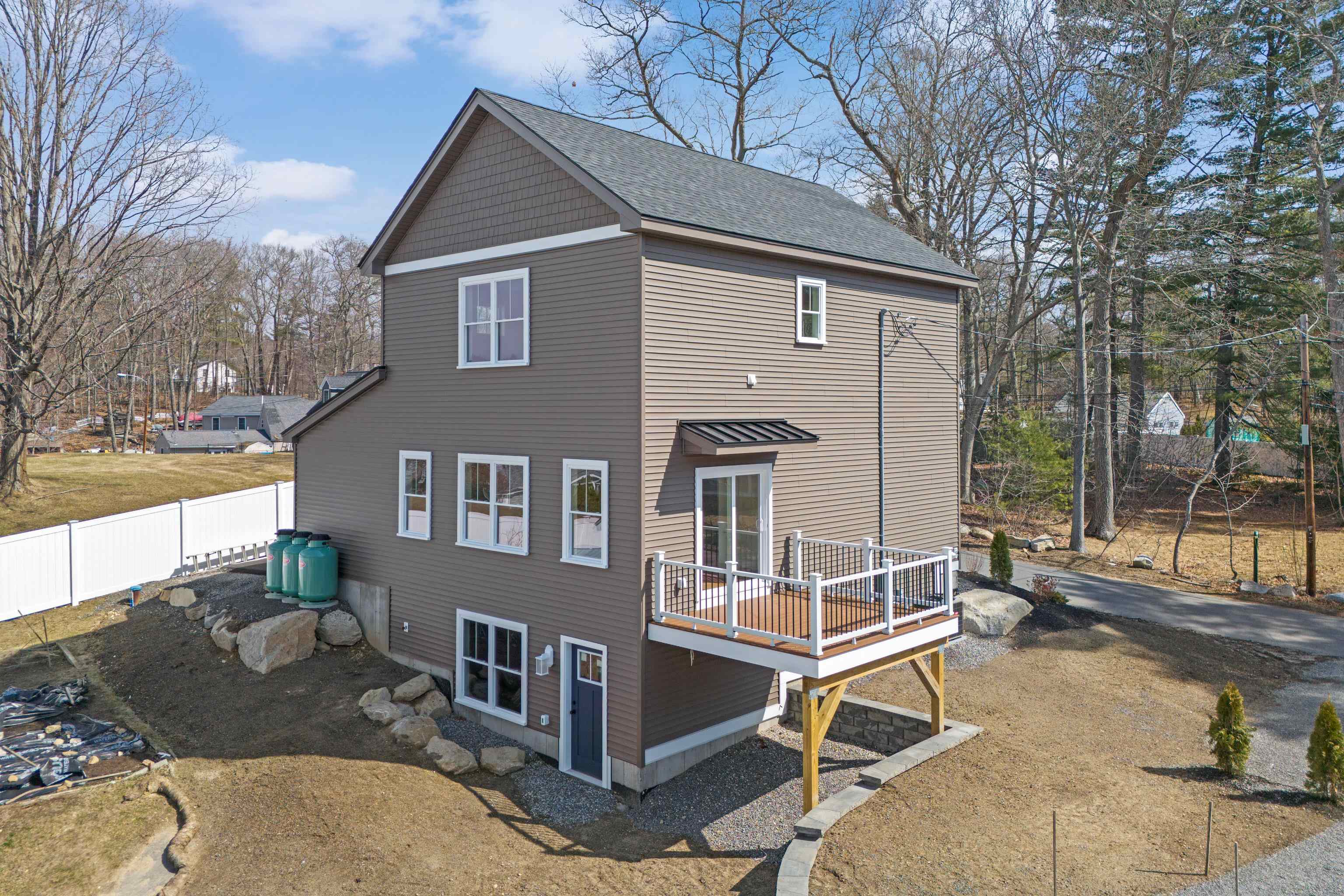 96 Shadow Lake Rd, Salem, NH 03079