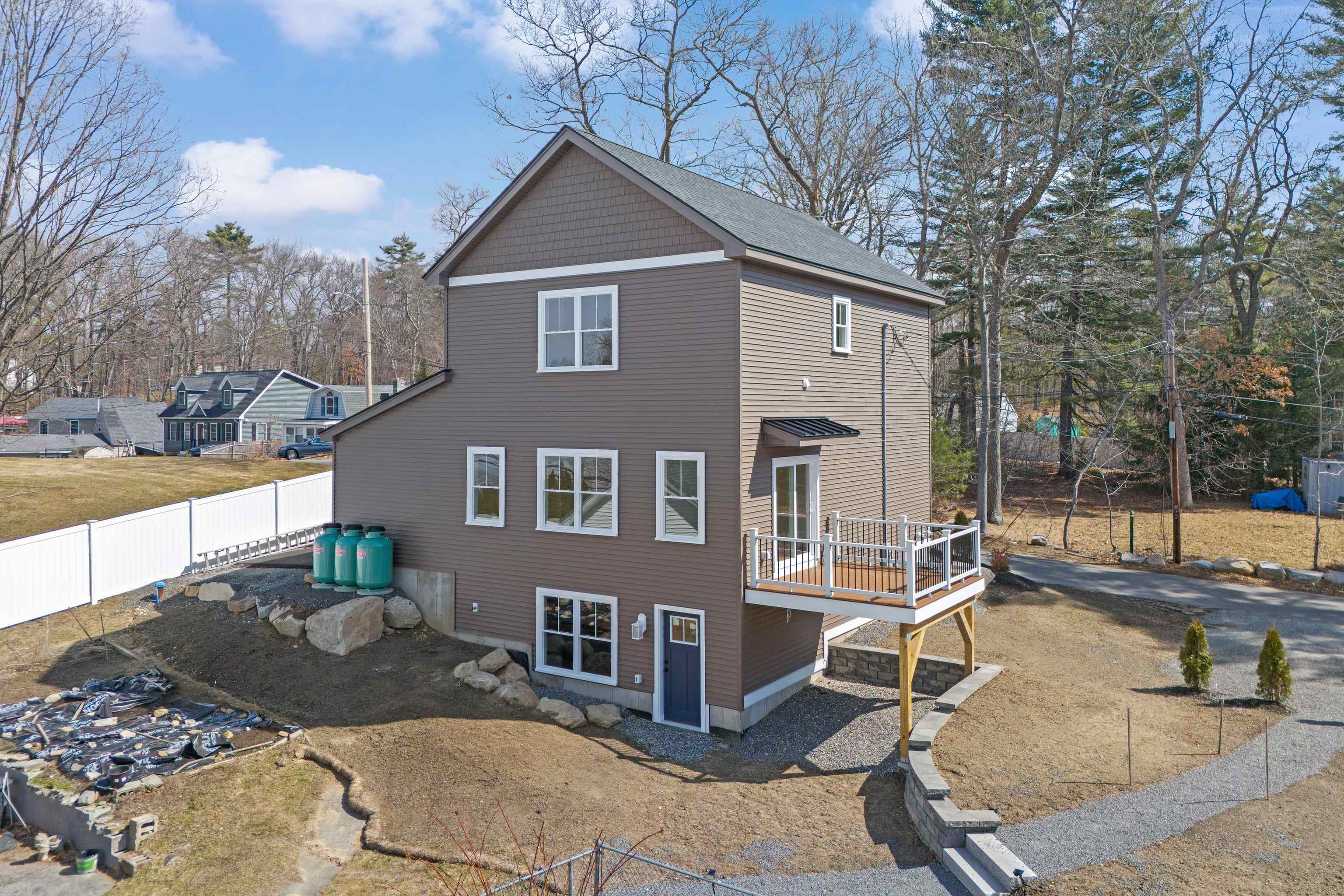 96 Shadow Lake Rd, Salem, NH 03079