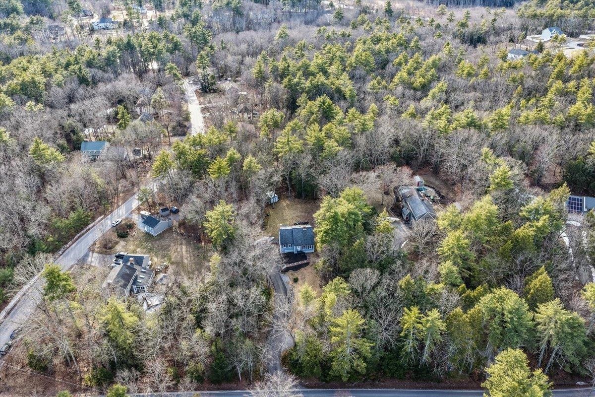 47 Stowell Rd, Bedford, NH 03110