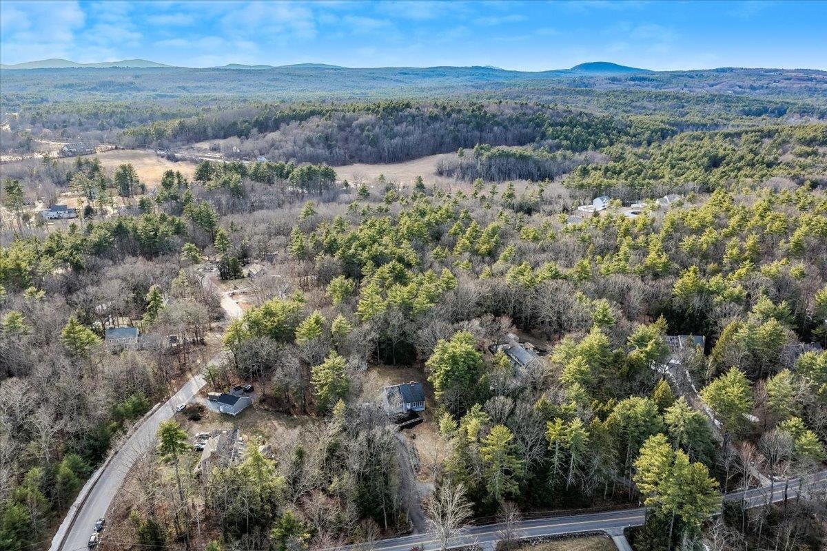 47 Stowell Rd, Bedford, NH 03110