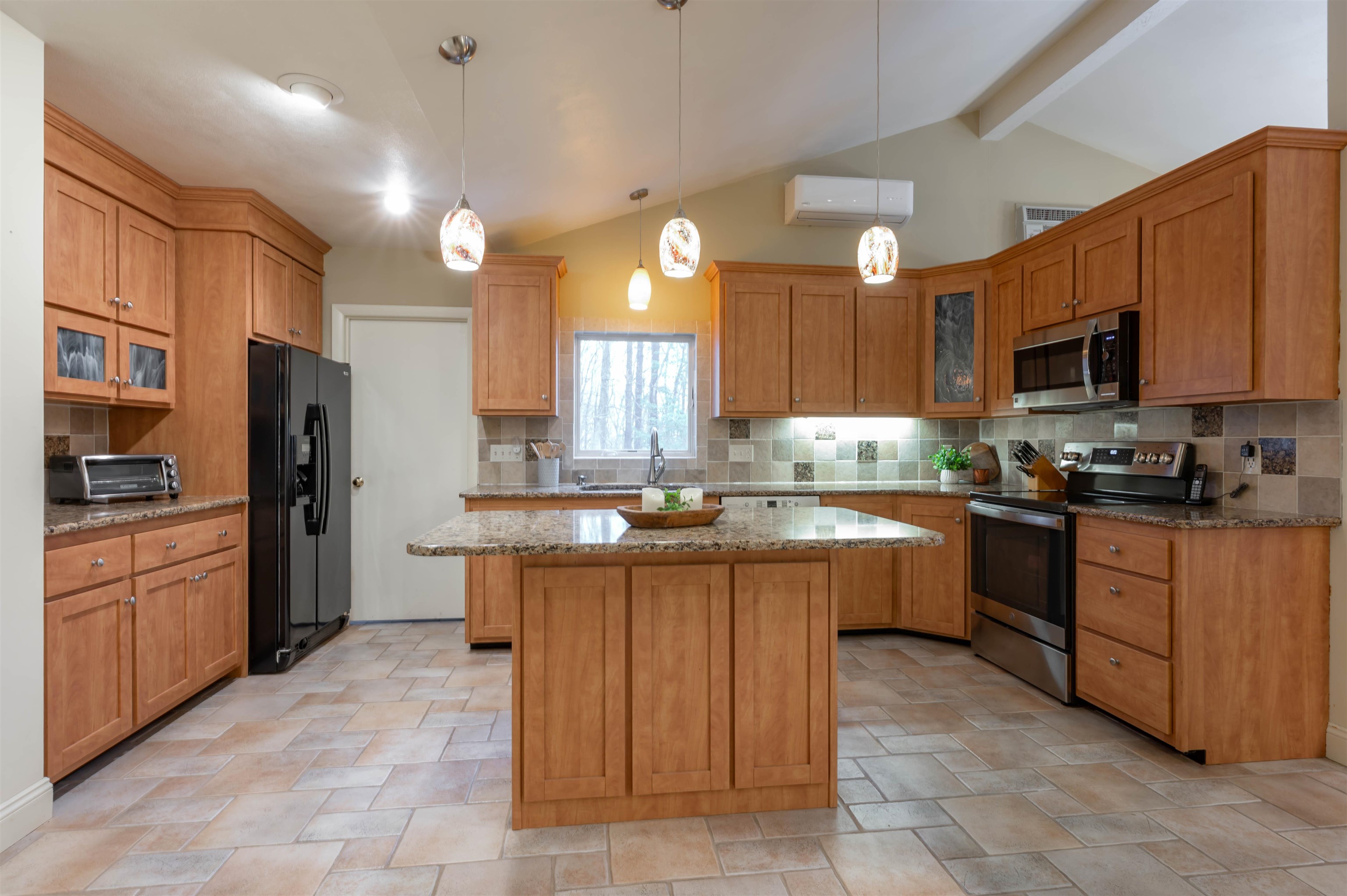 65 Bloody Brook Rd, Hampstead, NH 03841