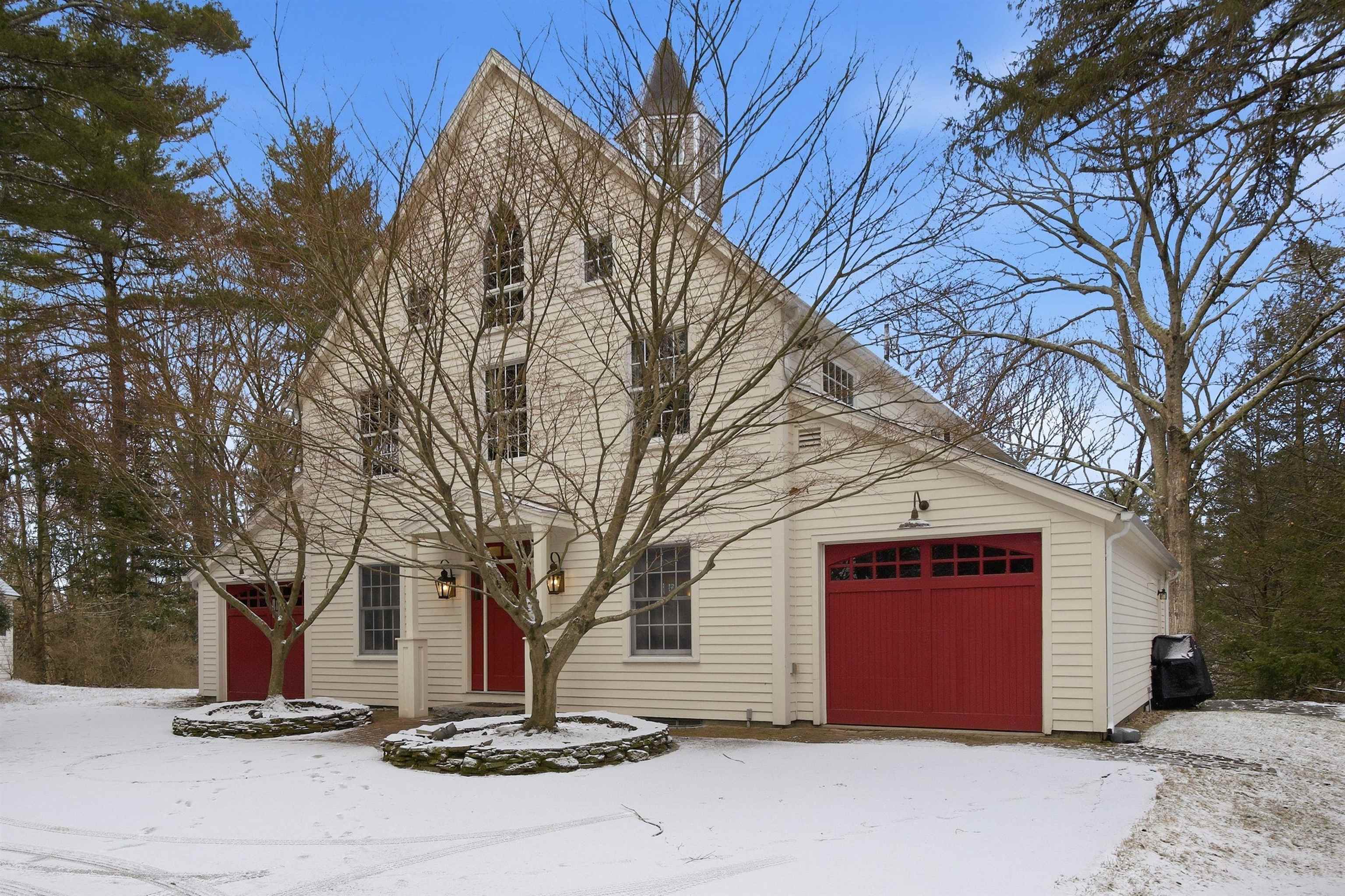 182 Winnicutt Rd, Stratham, NH 03885