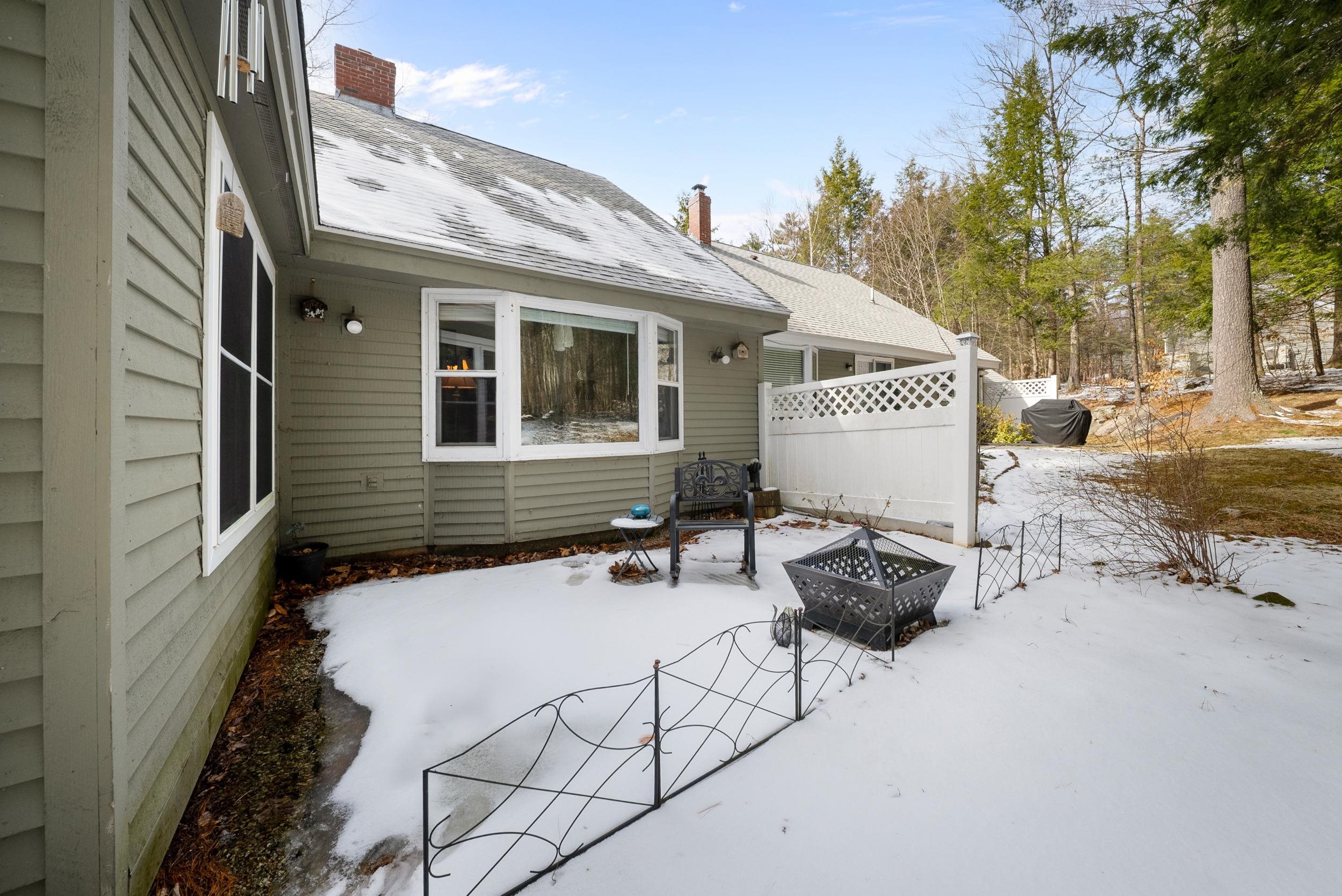 12 Laurel Cir, Wolfeboro, NH 03894