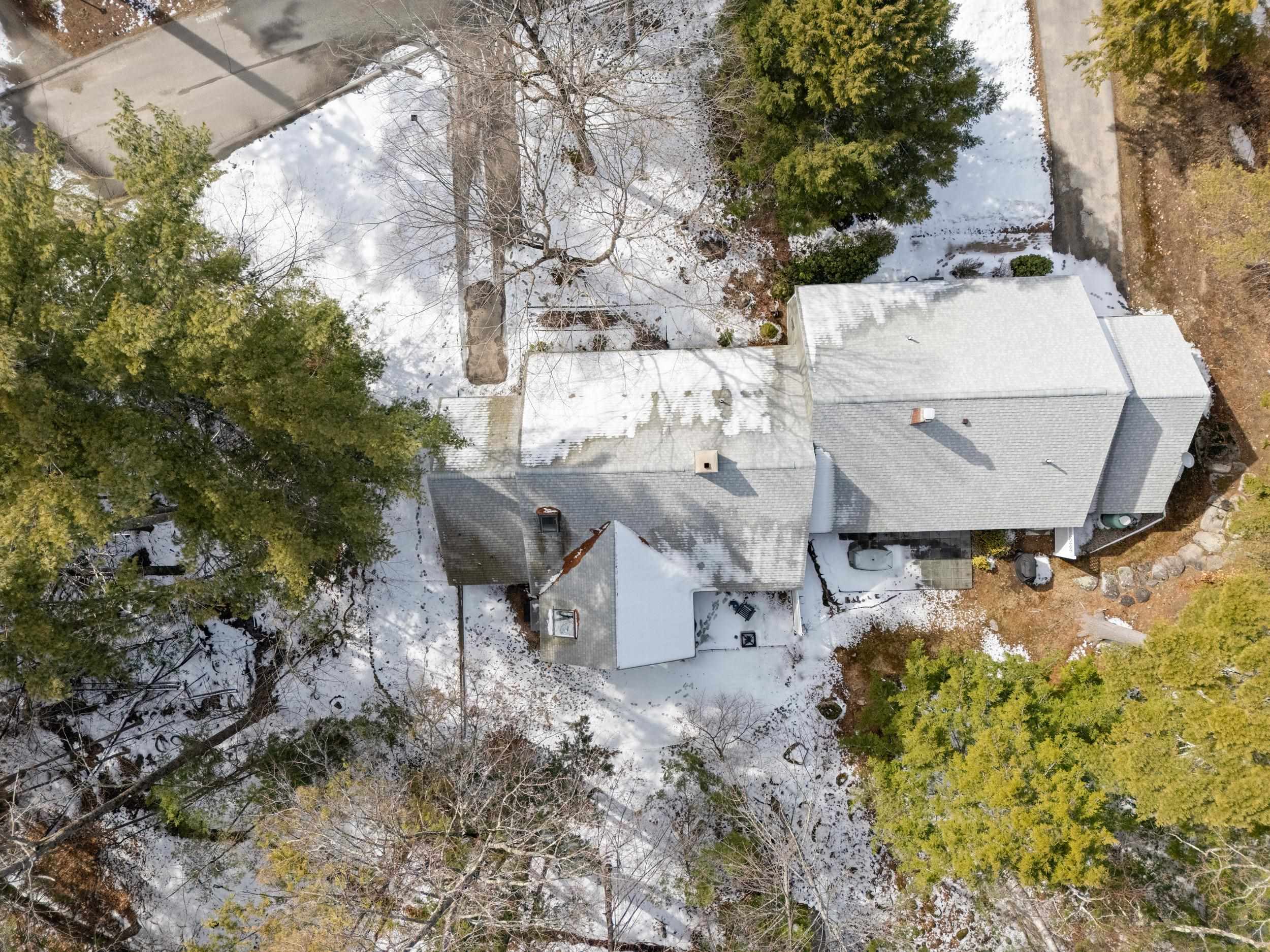 12 Laurel Cir, Wolfeboro, NH 03894