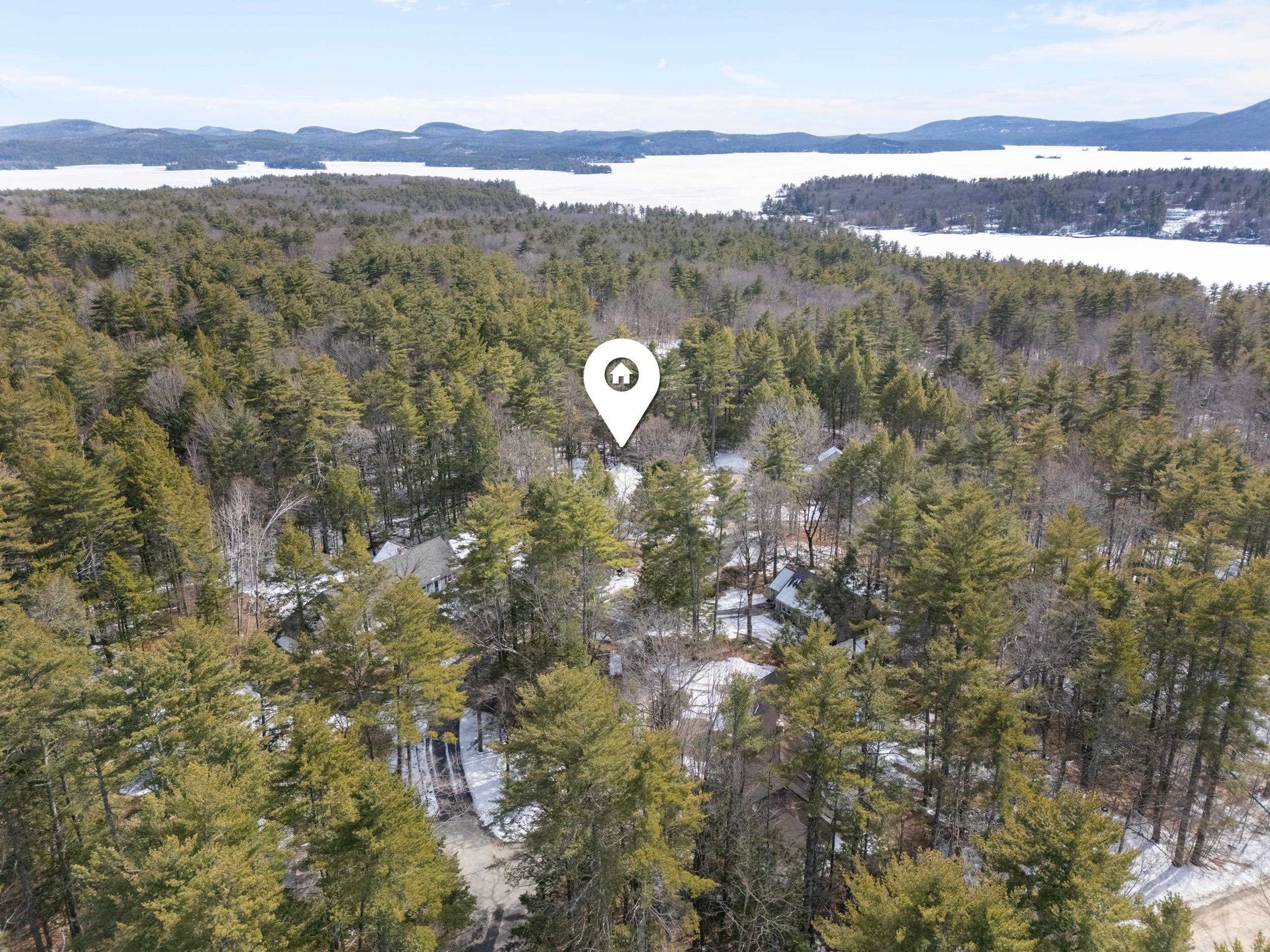 12 Laurel Cir, Wolfeboro, NH 03894