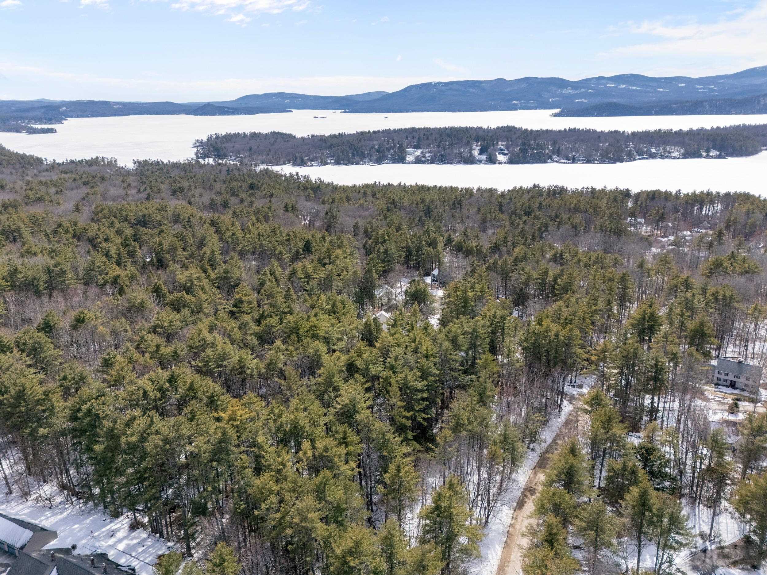 12 Laurel Cir, Wolfeboro, NH 03894
