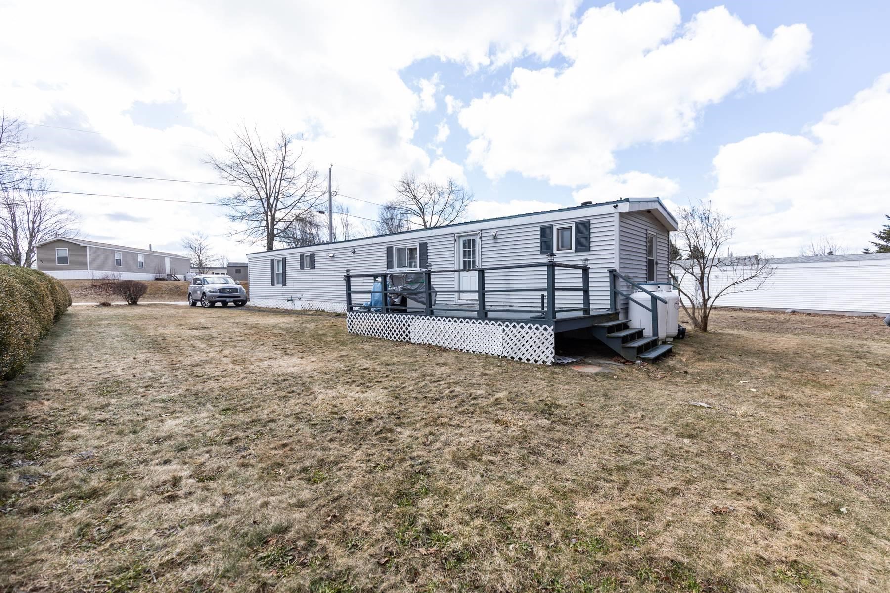 196 New Hillcrest Dr, Greenville, NH 03048