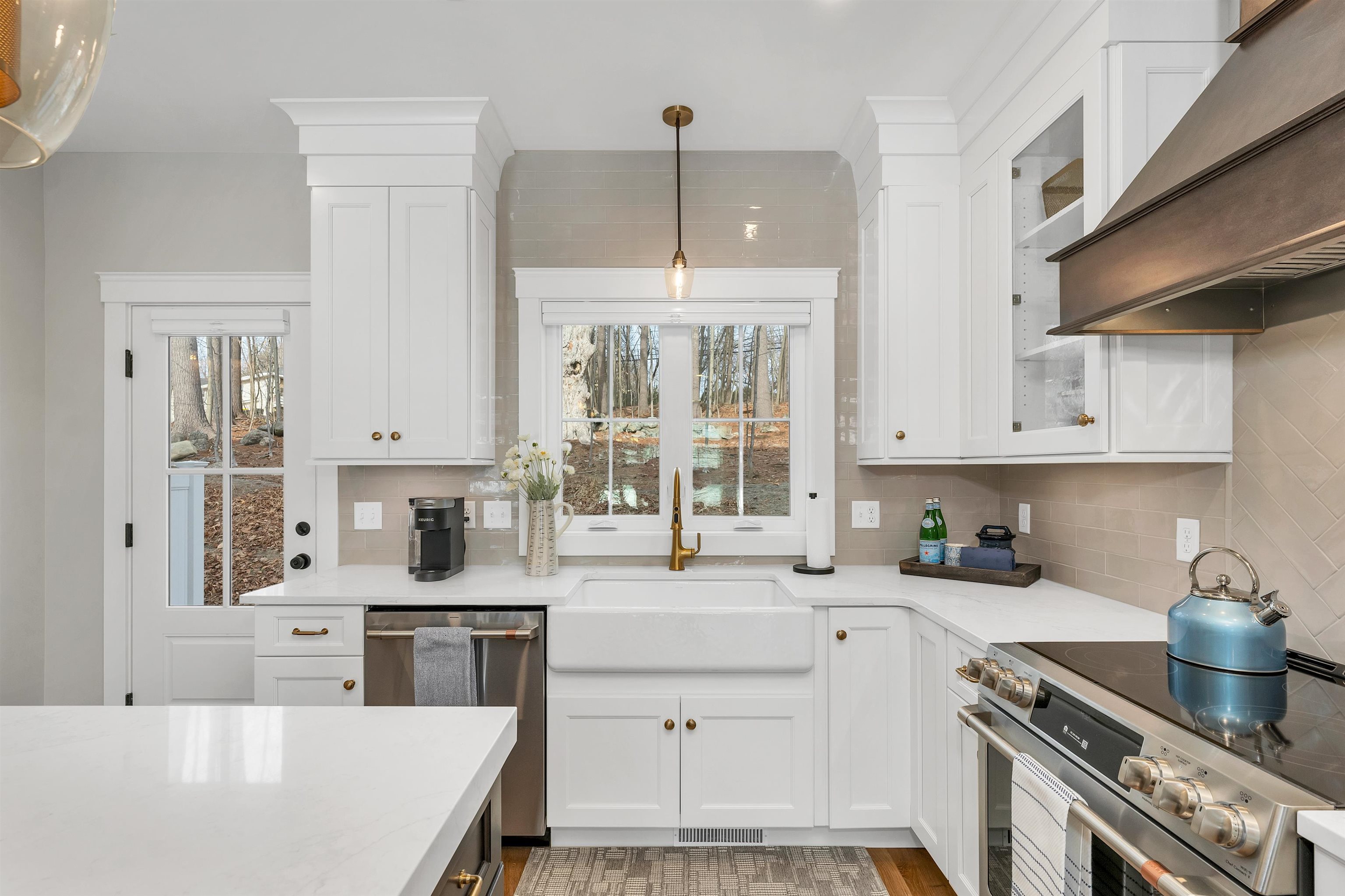 60 White Oaks Rd, Laconia, NH 03246