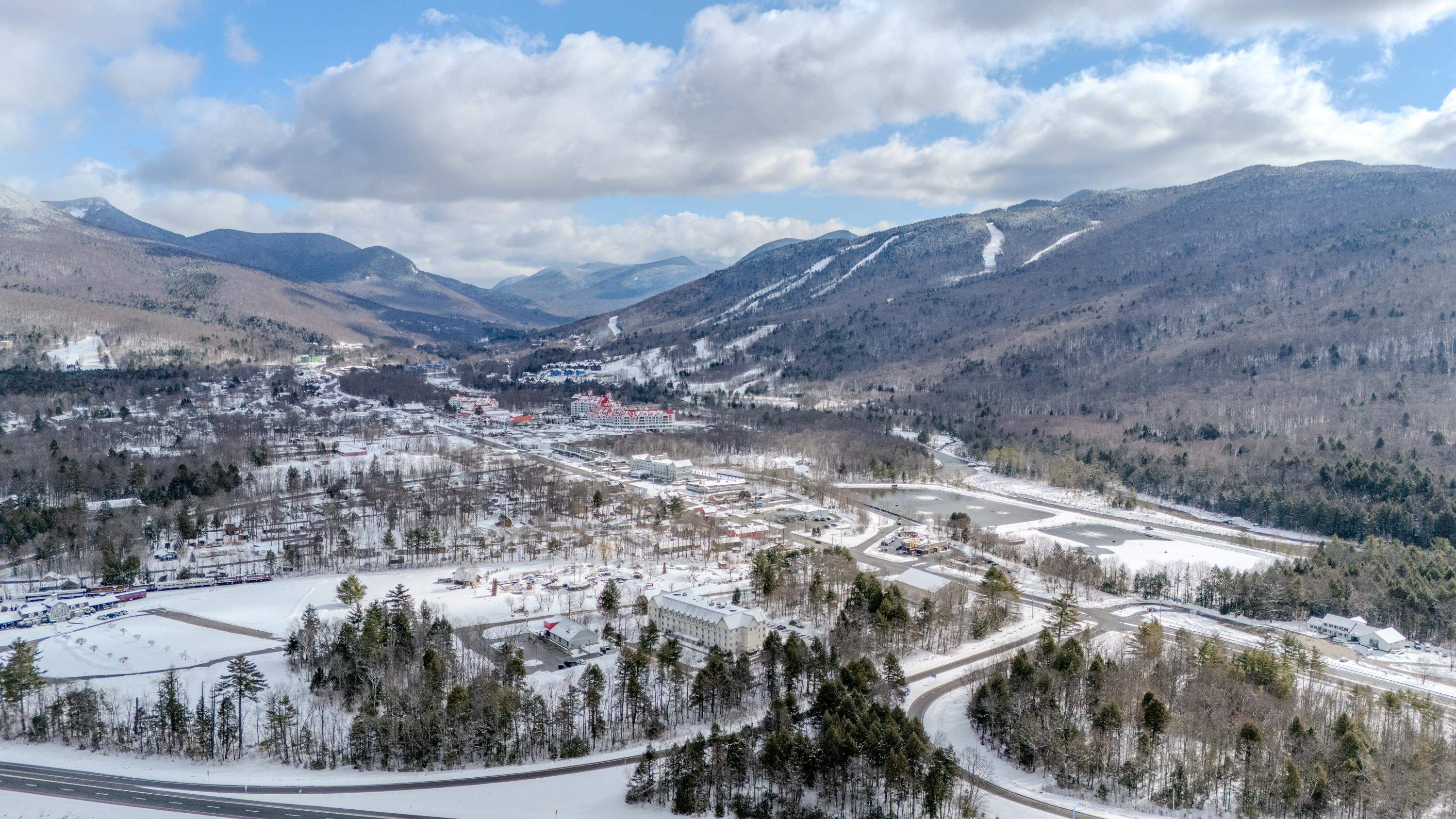 65 Riverfront Dr, Woodstock, NH 03262