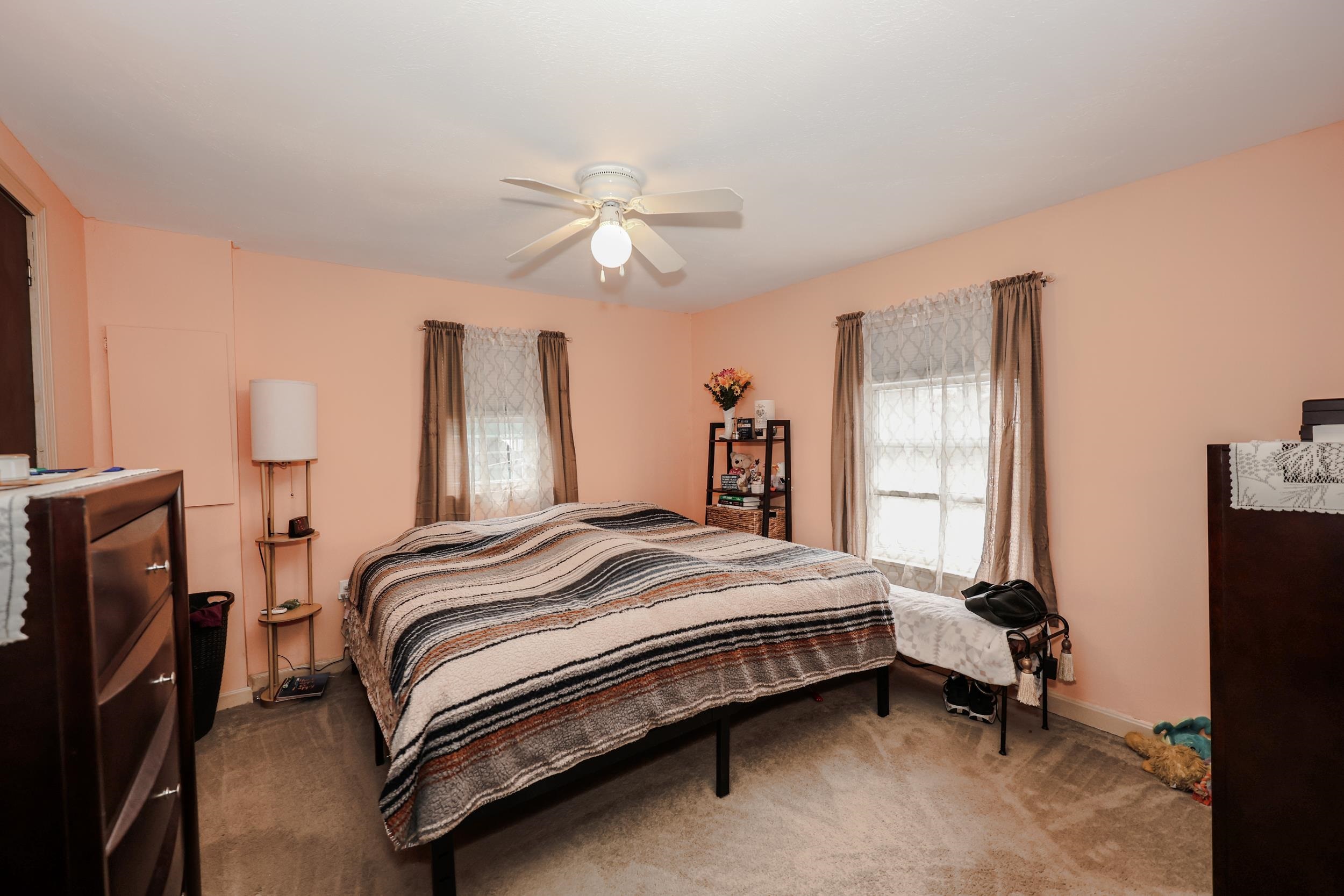 4 Briarwood Dr, Merrimack, NH 03054